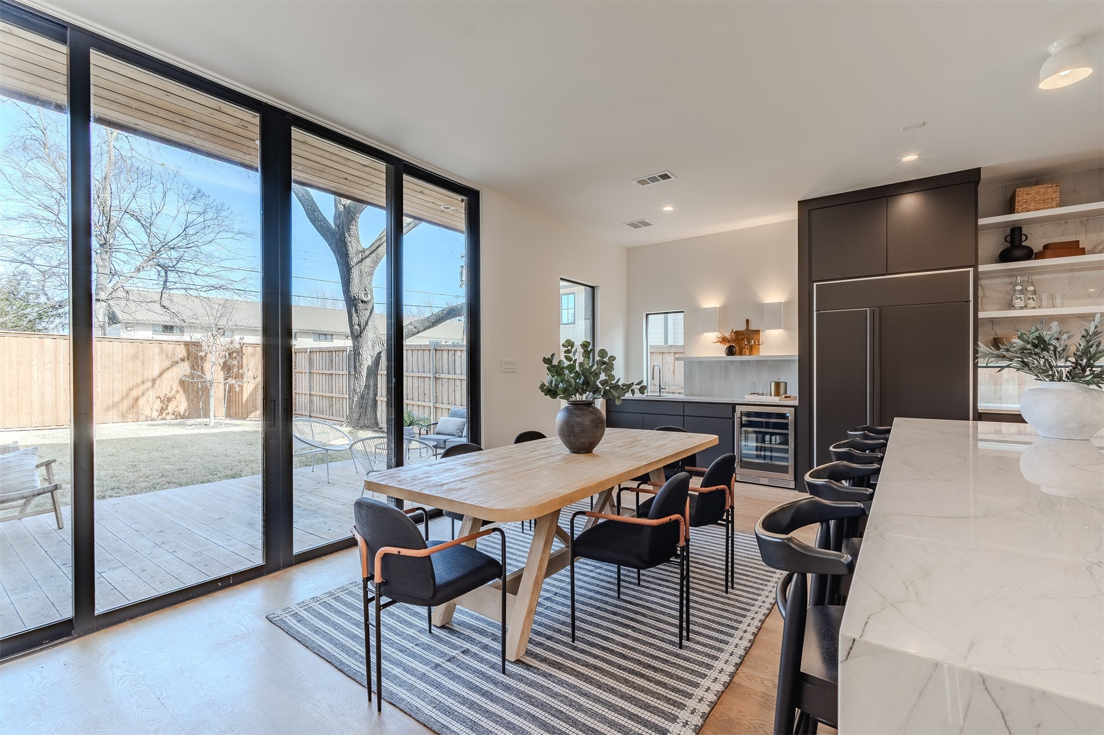 7115 Casa Loma Avenue