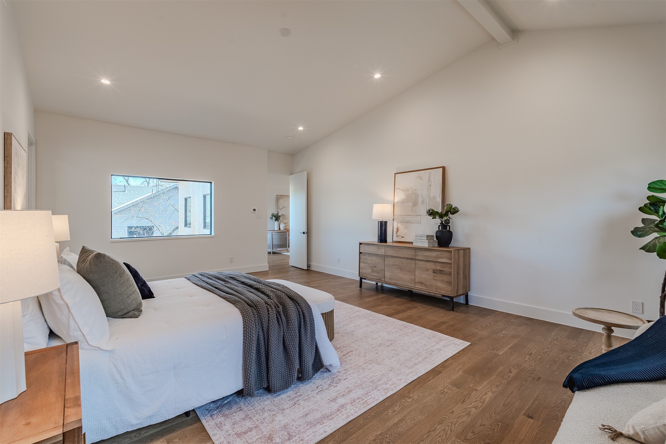 7115 Casa Loma Avenue