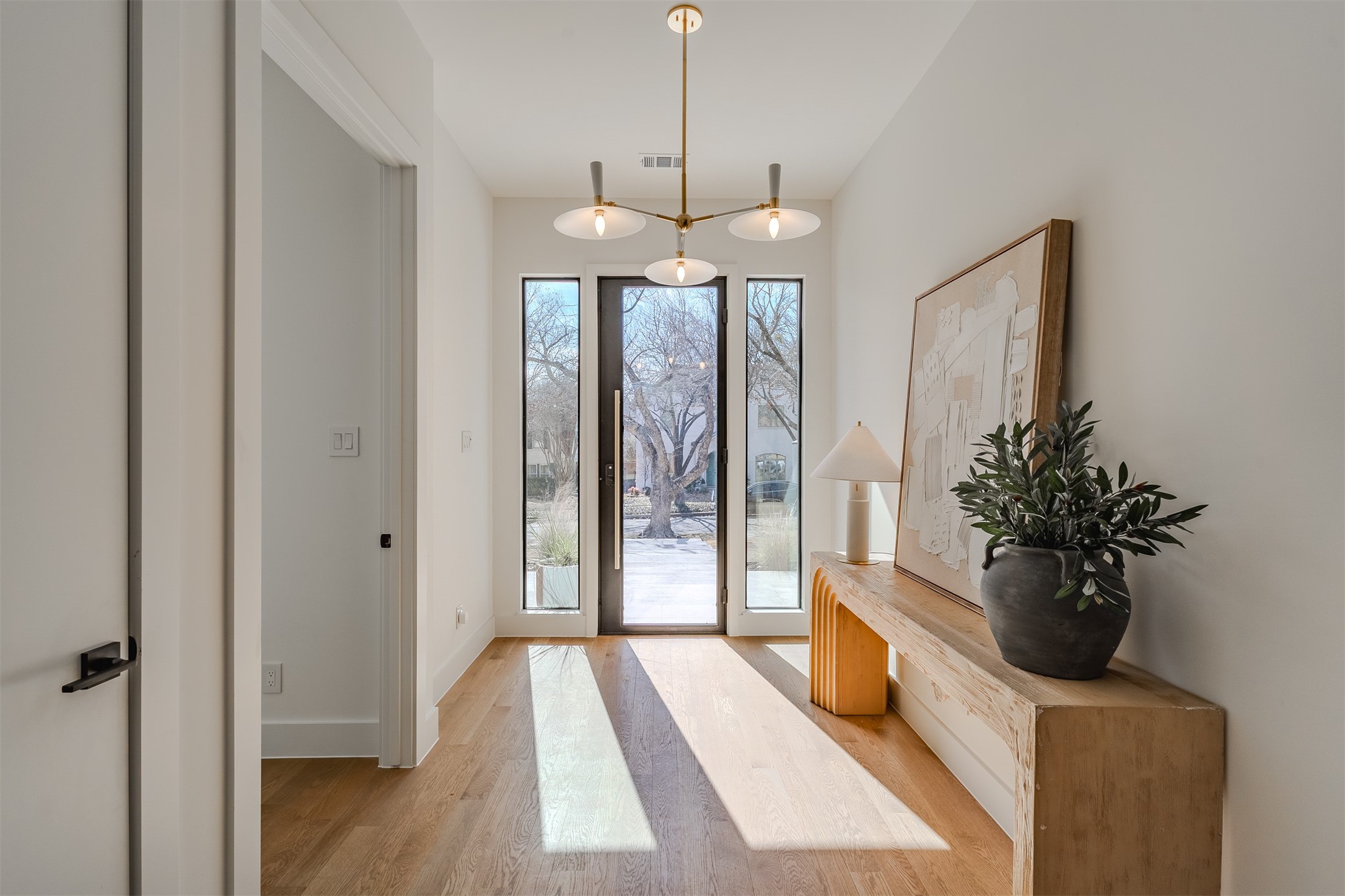 7115 Casa Loma Avenue