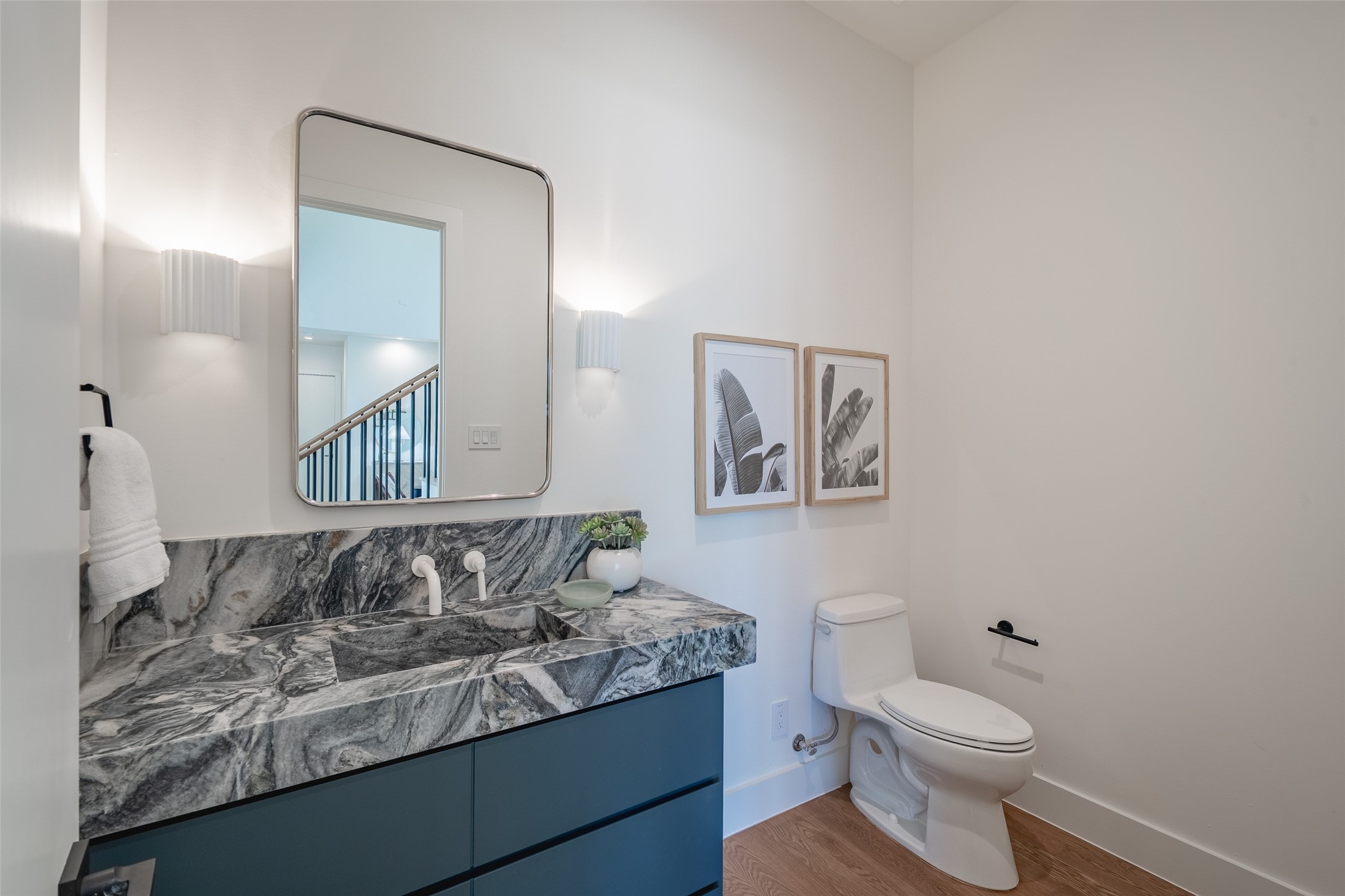 7115 Casa Loma Avenue