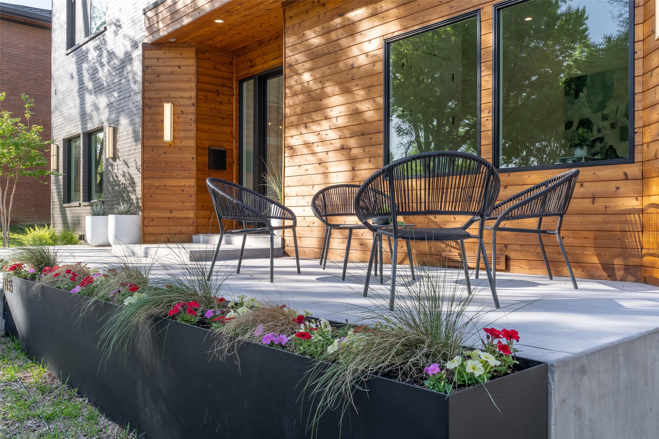 7115 Casa Loma Avenue