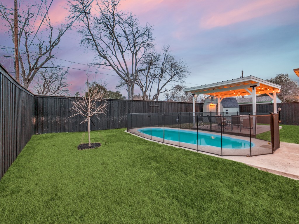 820 Warren Way