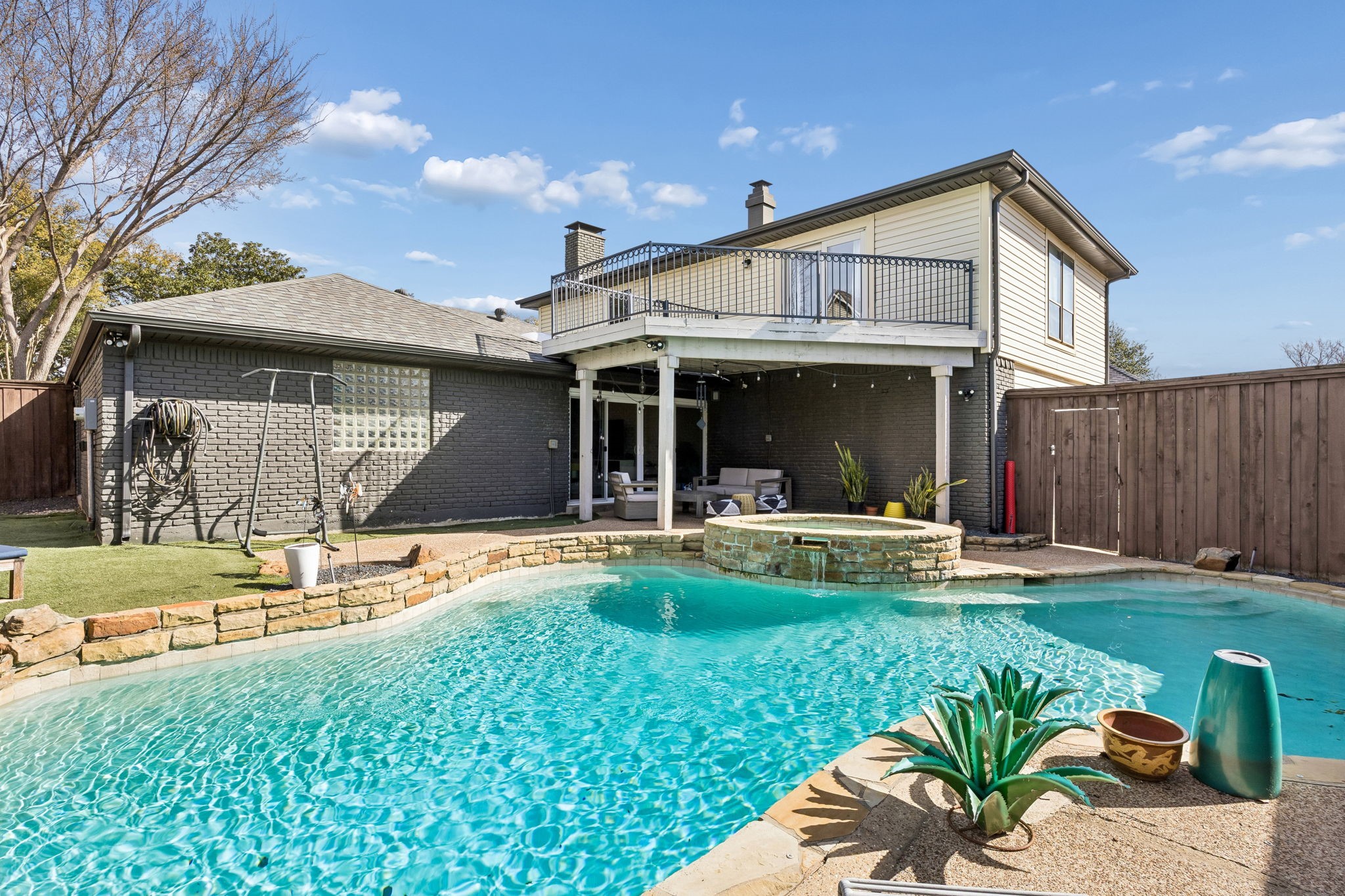 9522 Robin Meadow Drive