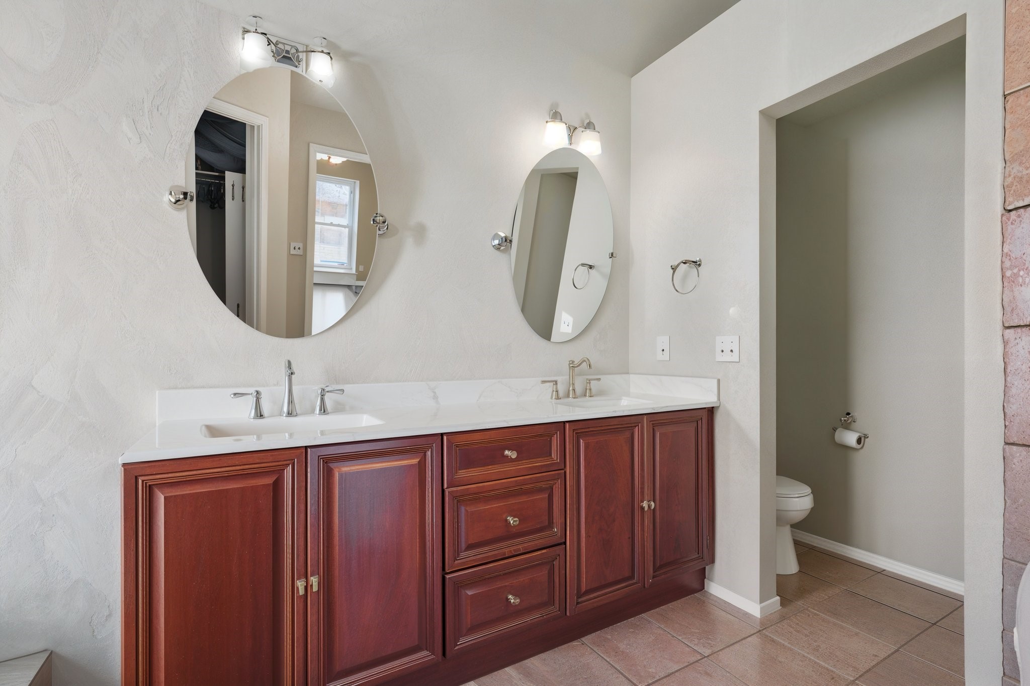1338 Saddleback Lane