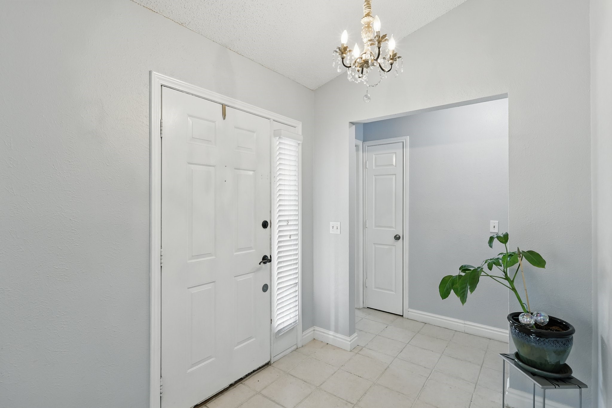 1338 Saddleback Lane
