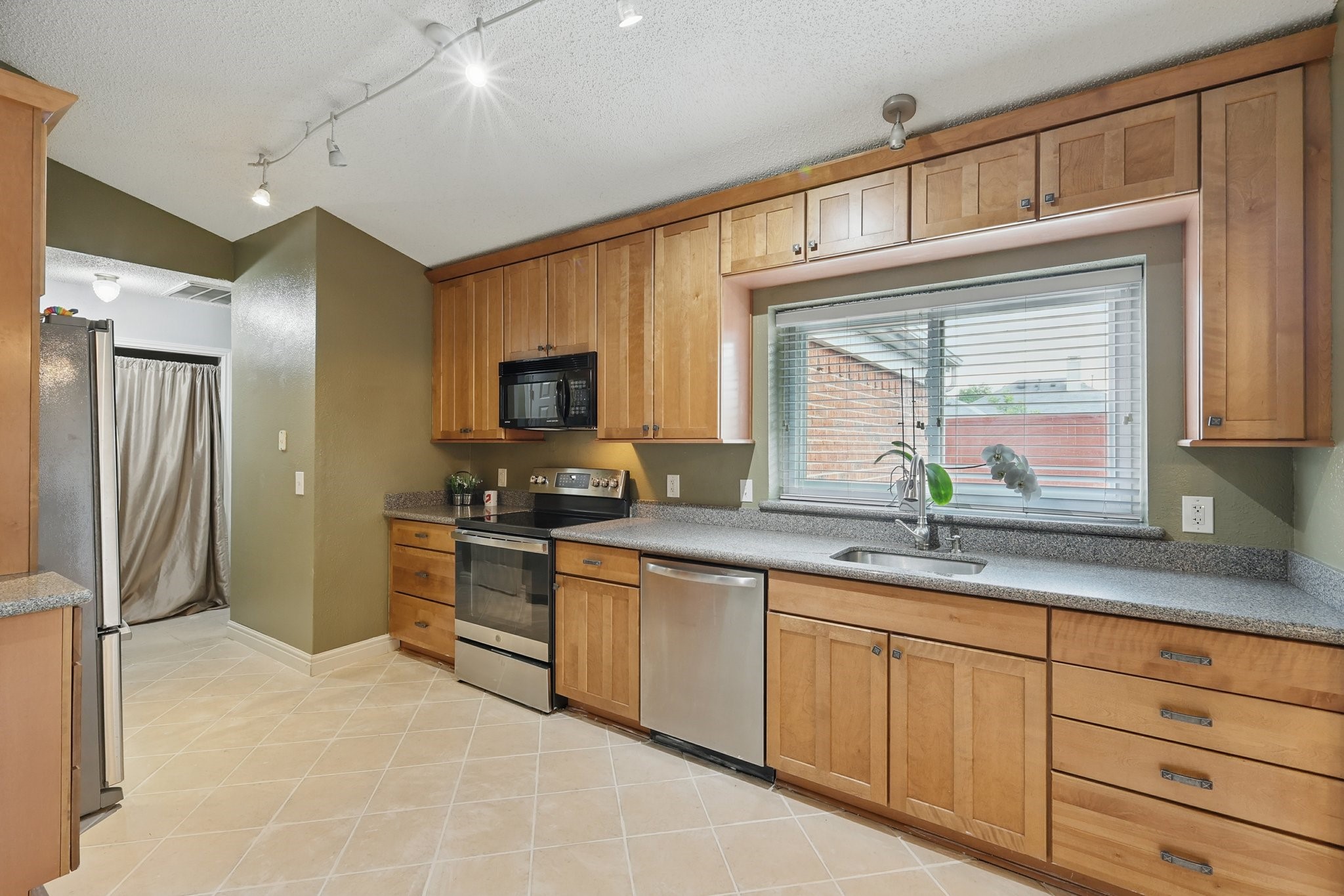 1338 Saddleback Lane
