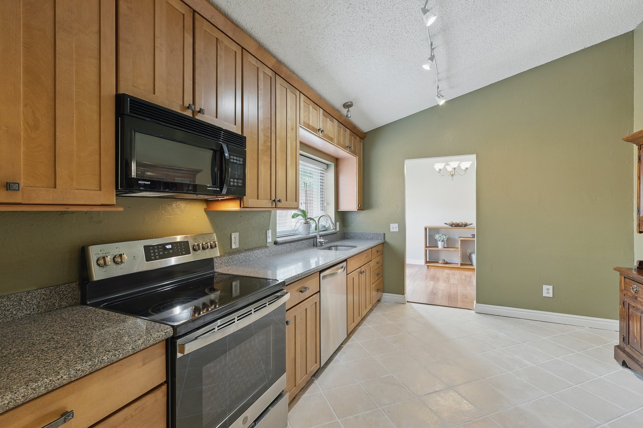 1338 Saddleback Lane