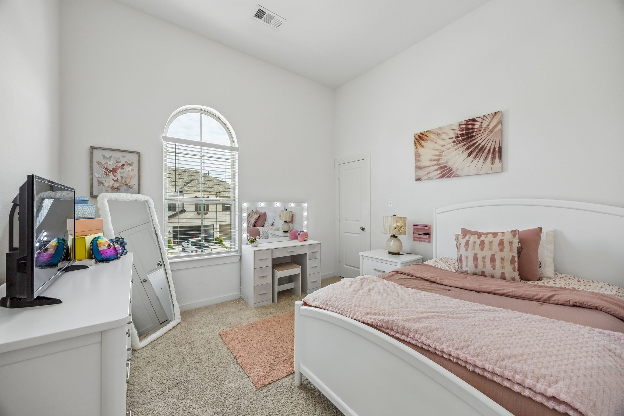 1133 Queensdown Way