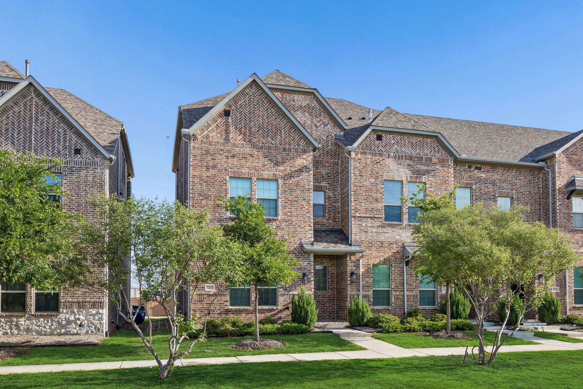 1467 Perrin Lane