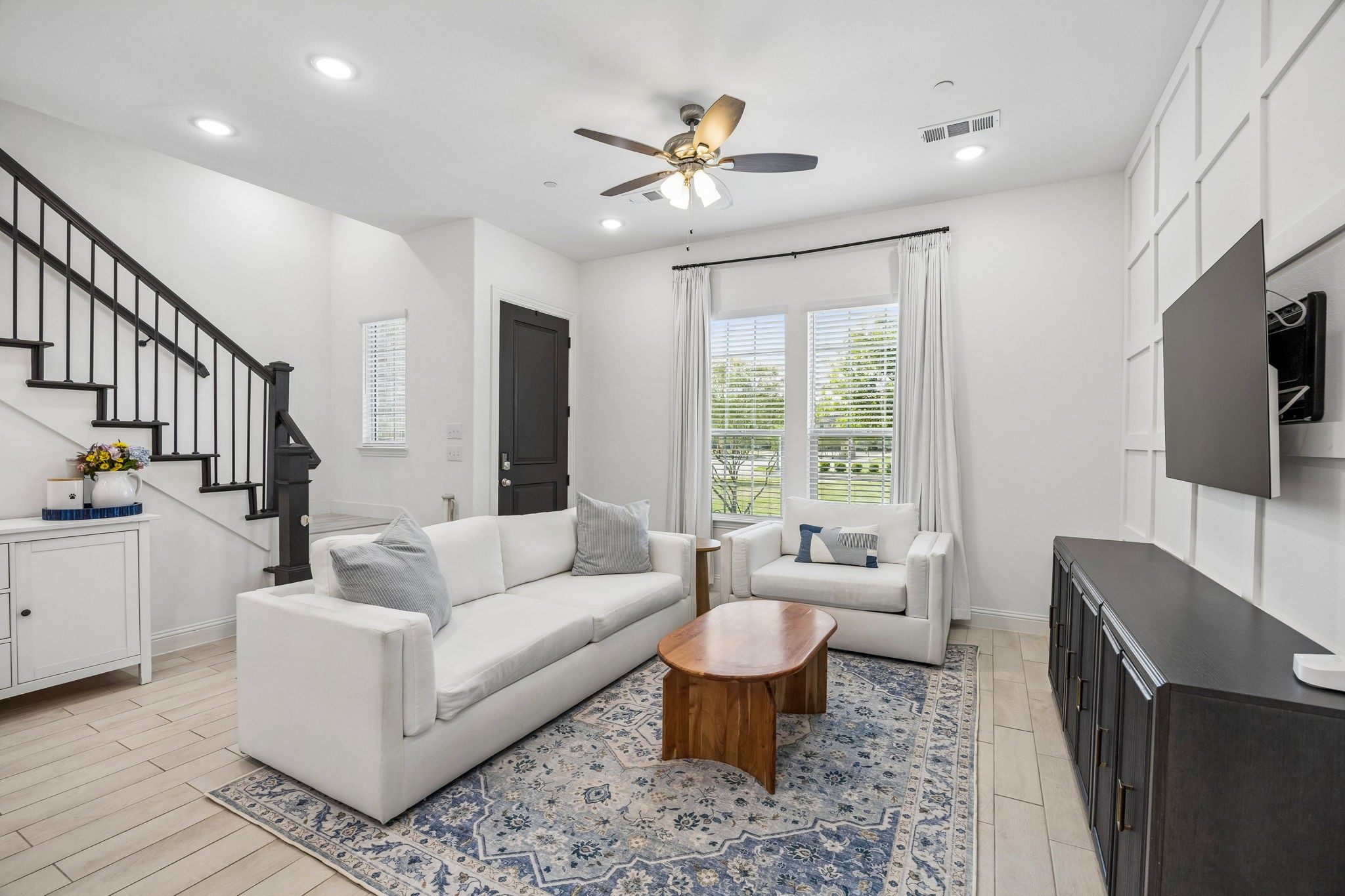 1467 Perrin Lane