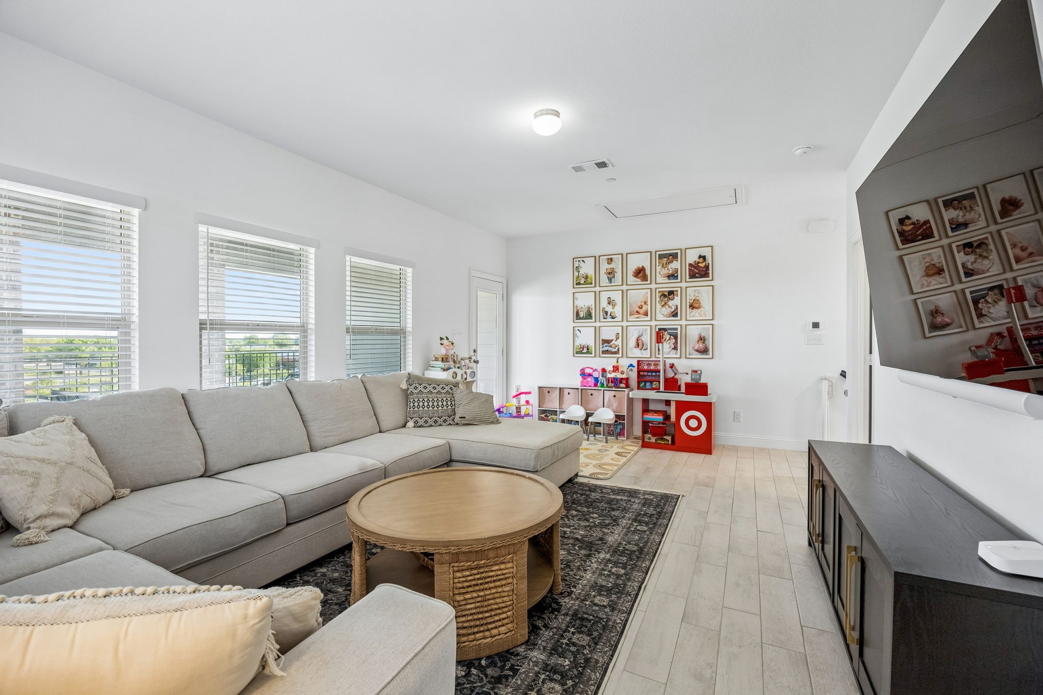 1467 Perrin Lane