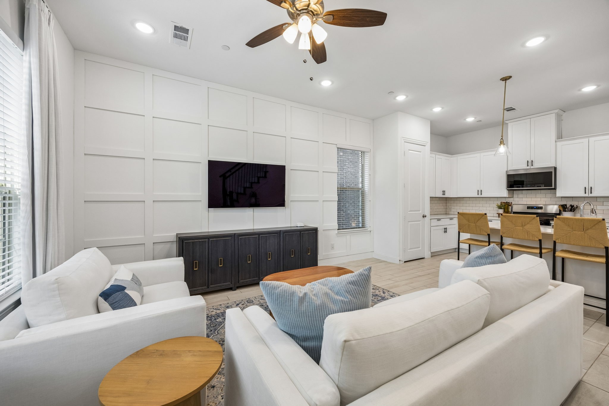 1467 Perrin Lane