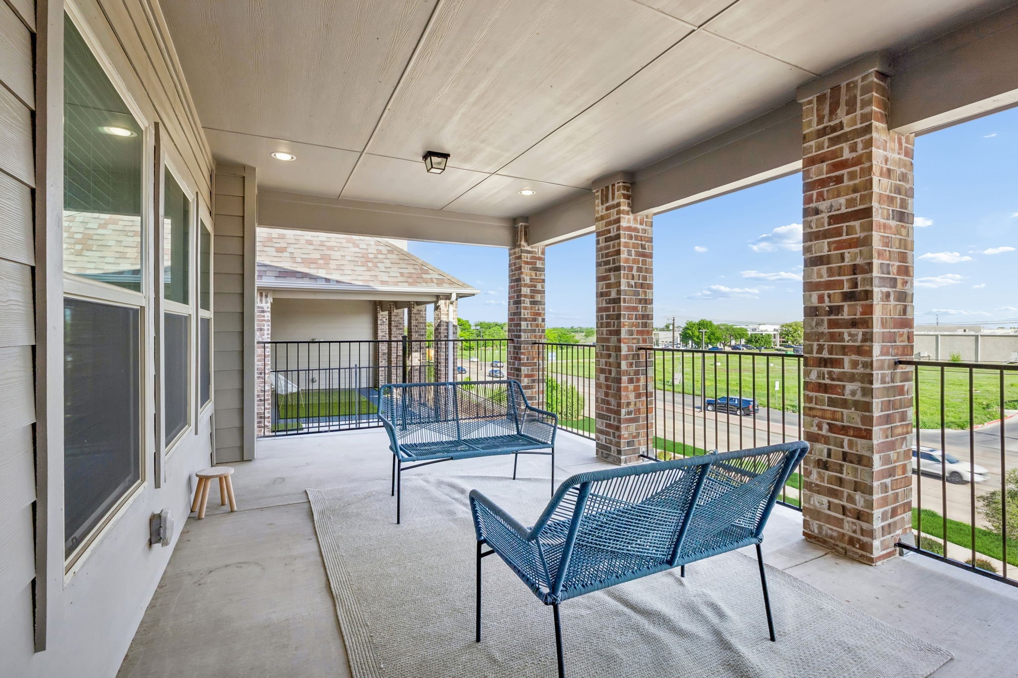 1467 Perrin Lane