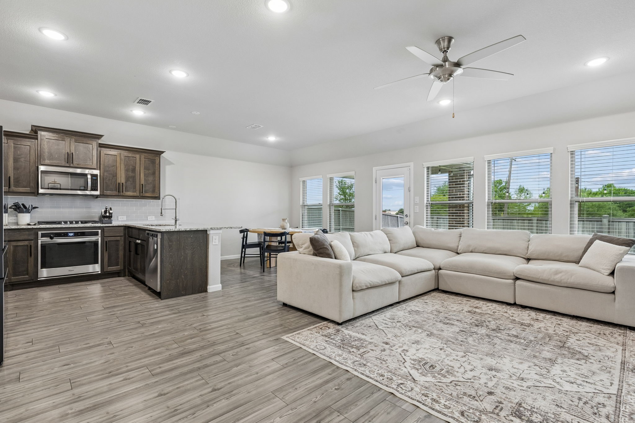 6909 Lilac Drive