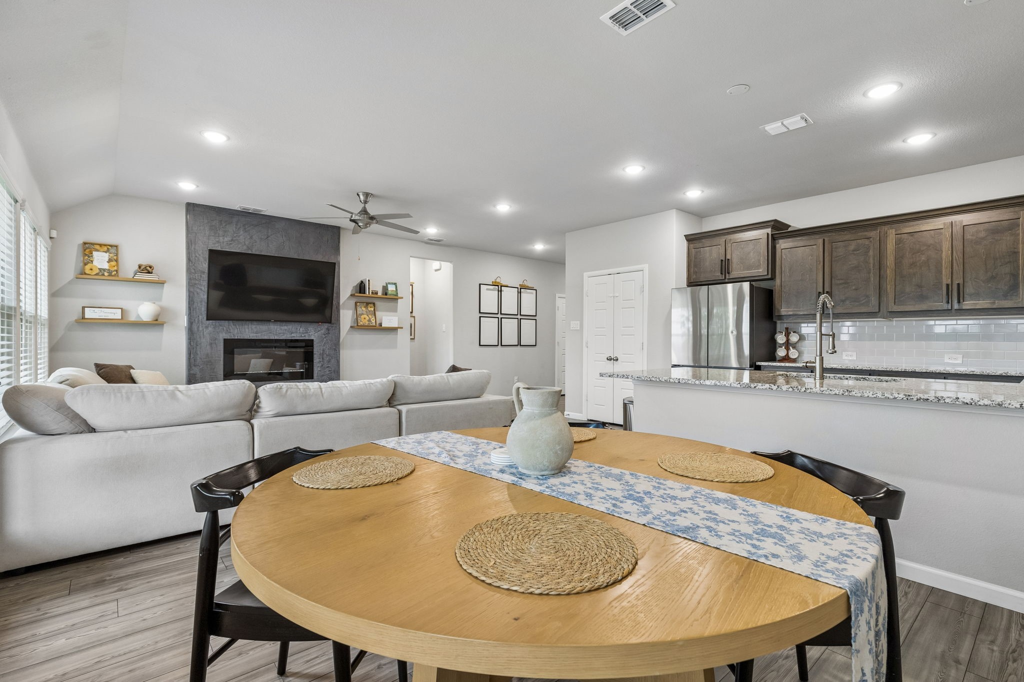 6909 Lilac Drive