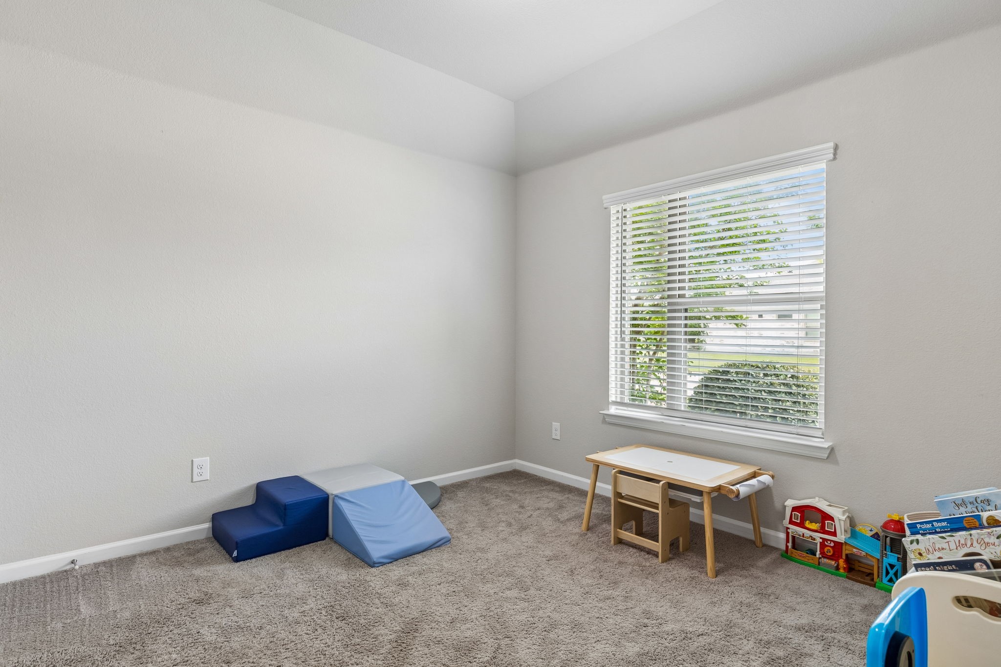 6909 Lilac Drive