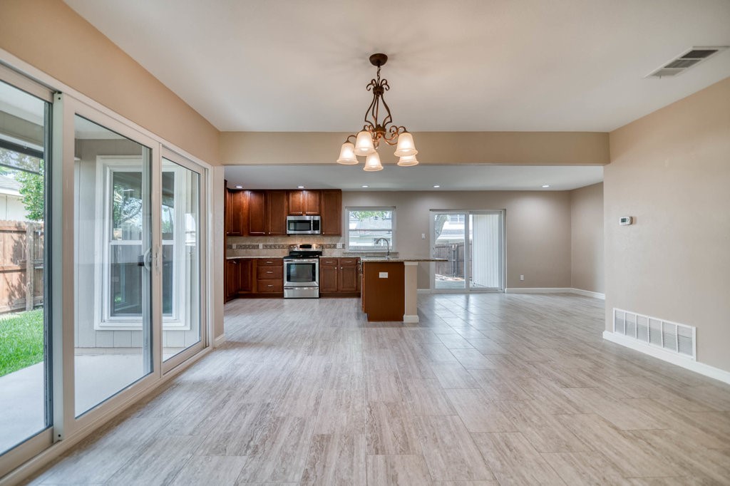 1817 Hemlock Drive