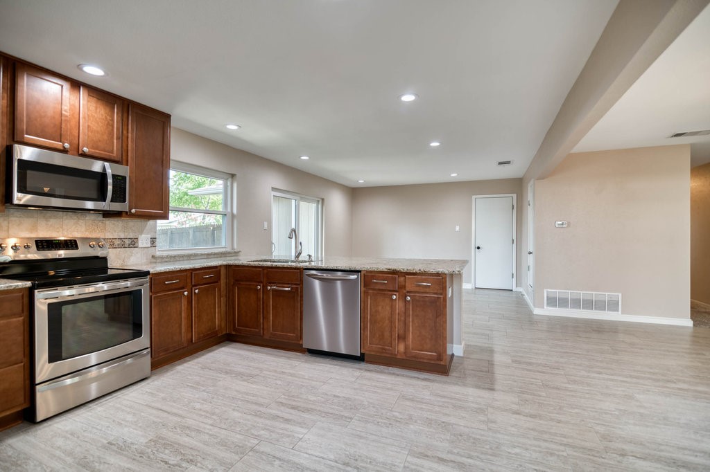 1817 Hemlock Drive