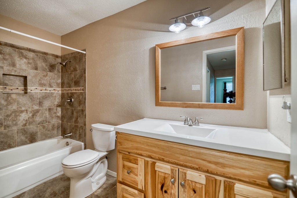 1817 Hemlock Drive