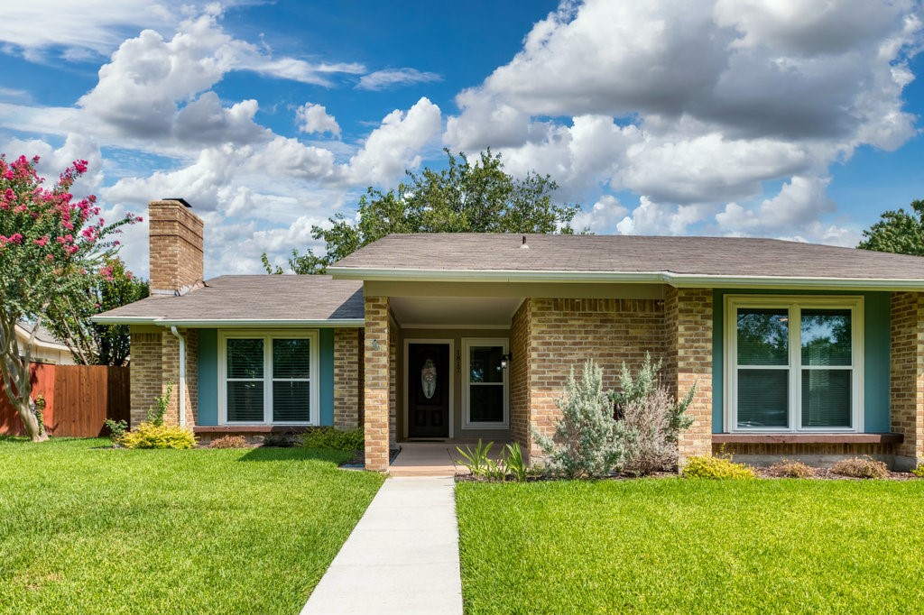 1817 Hemlock Drive