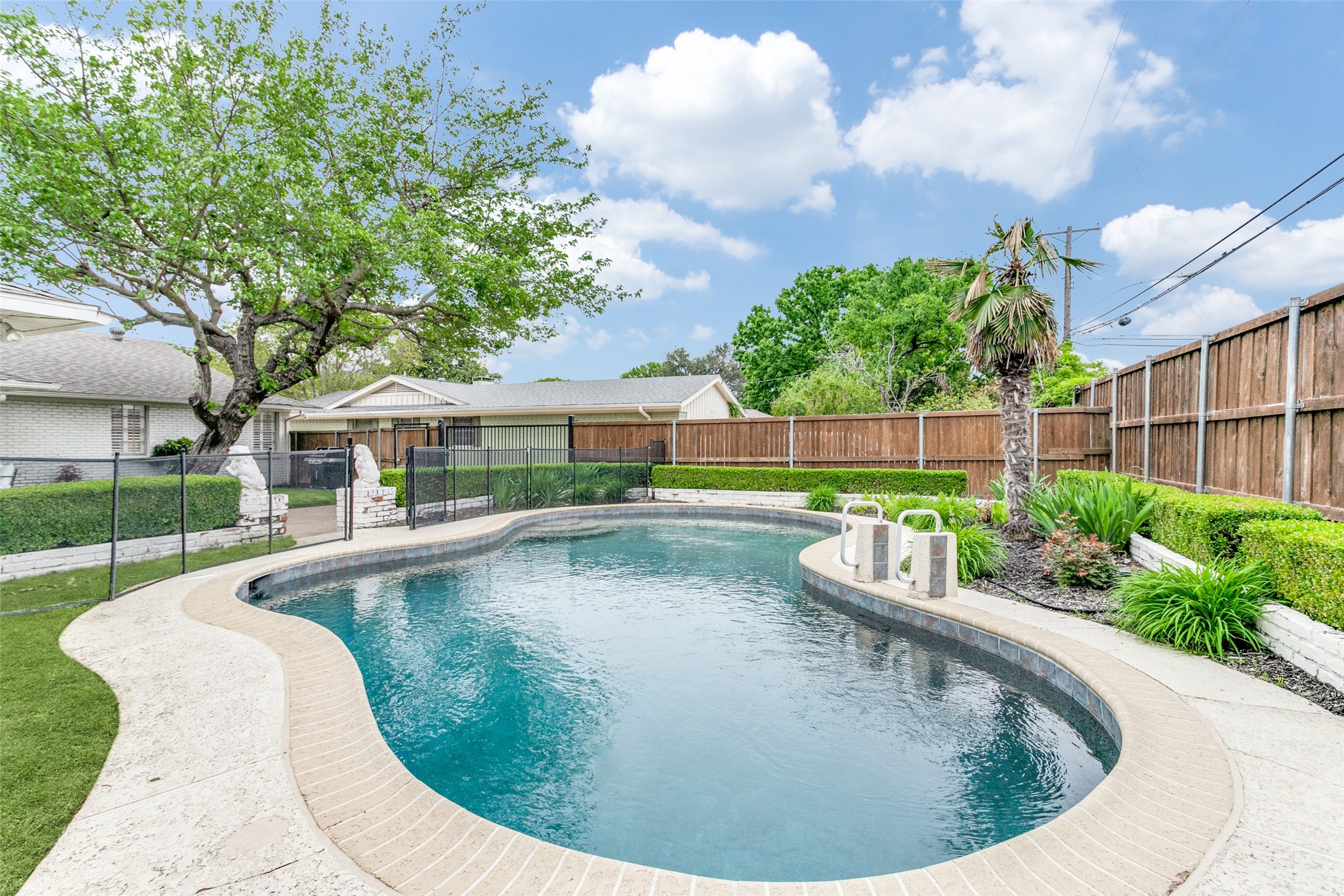 4805 Creighton Drive