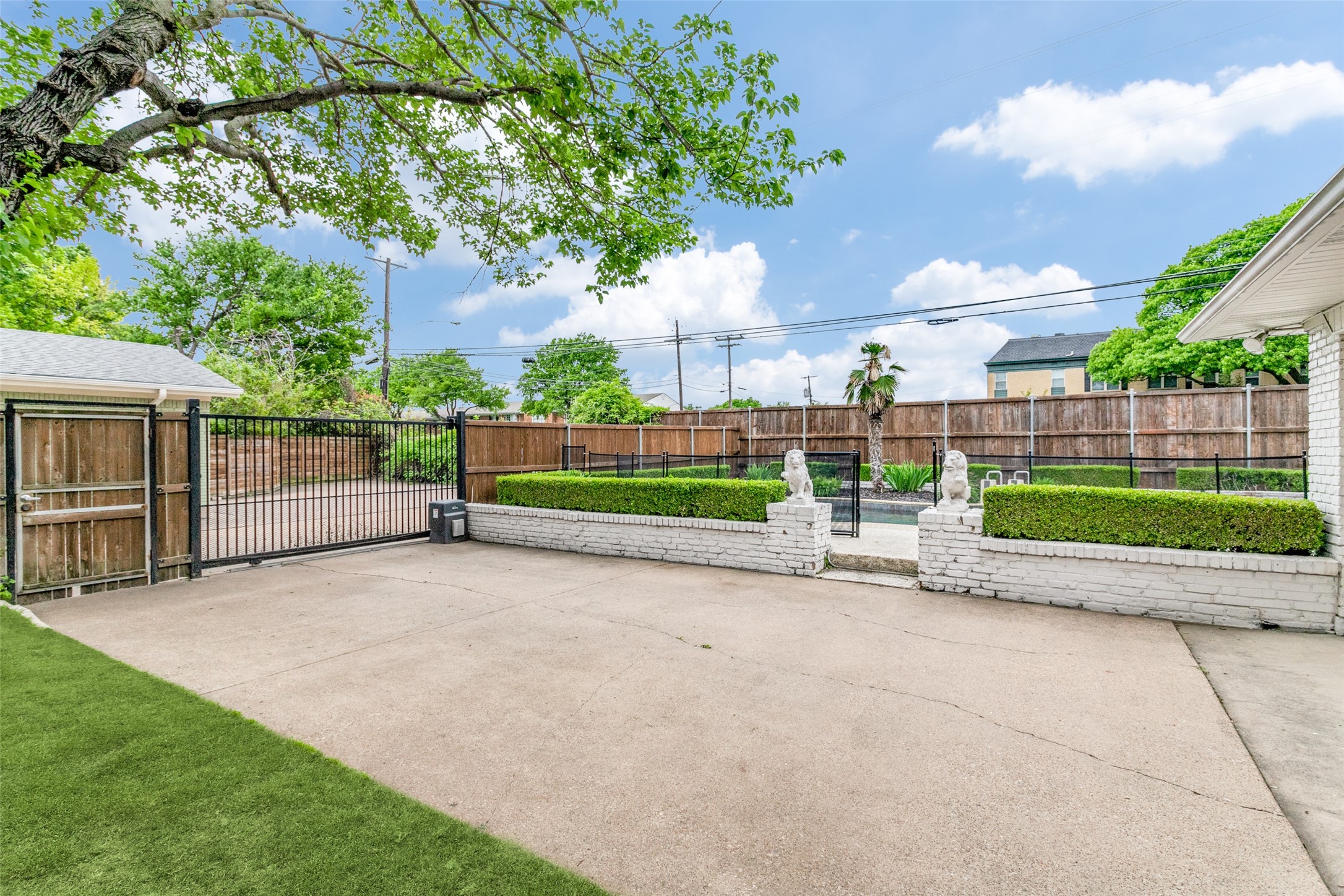 4805 Creighton Drive