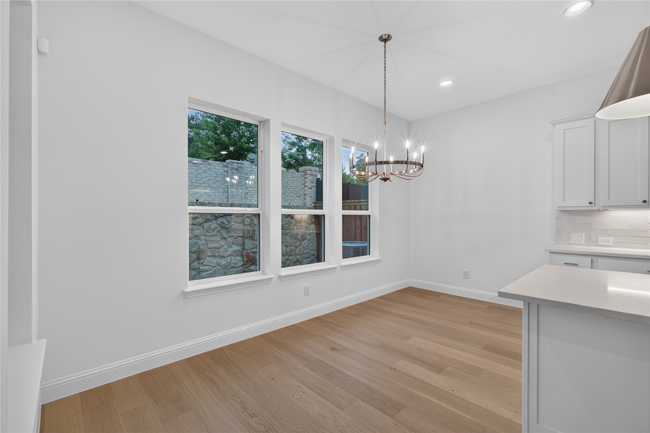 9676 Mav Lane
