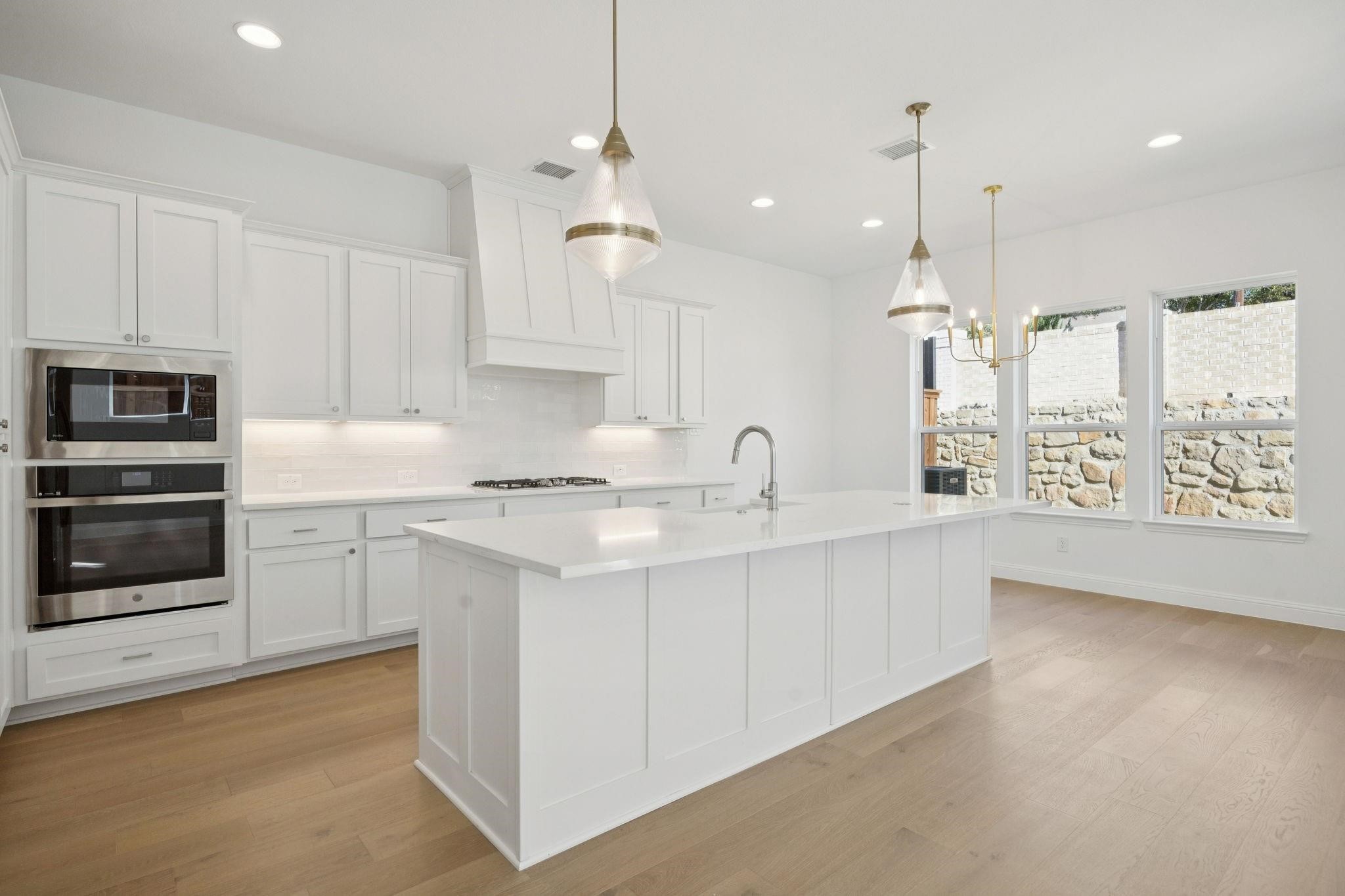 9676 Mav Lane