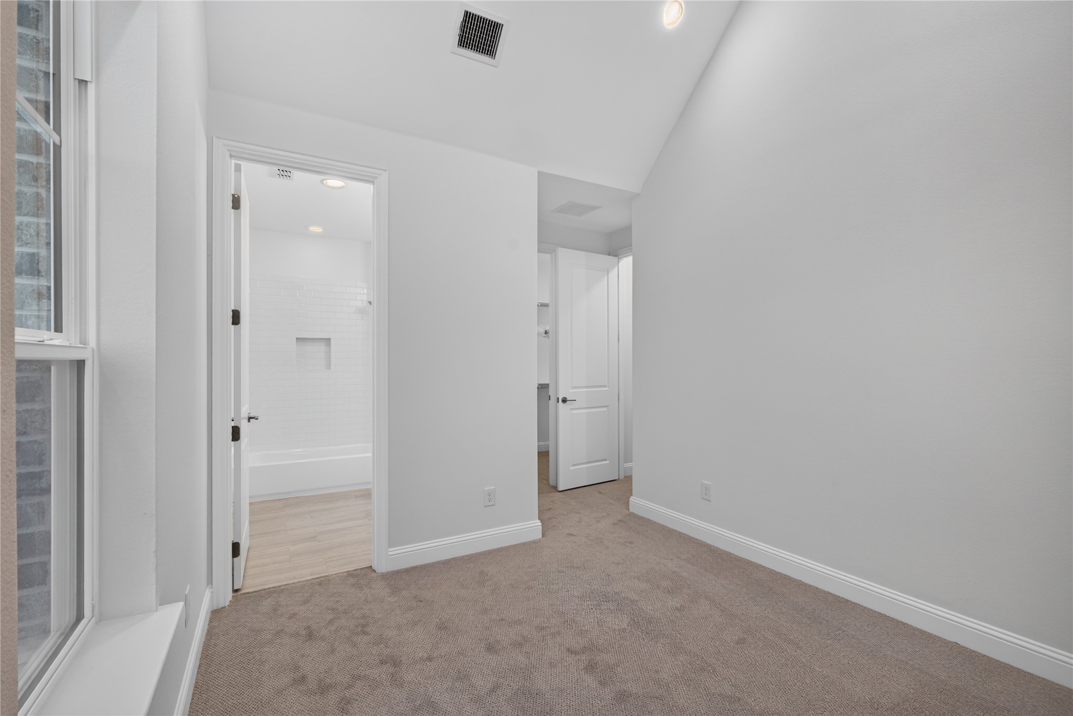 9676 Mav Lane