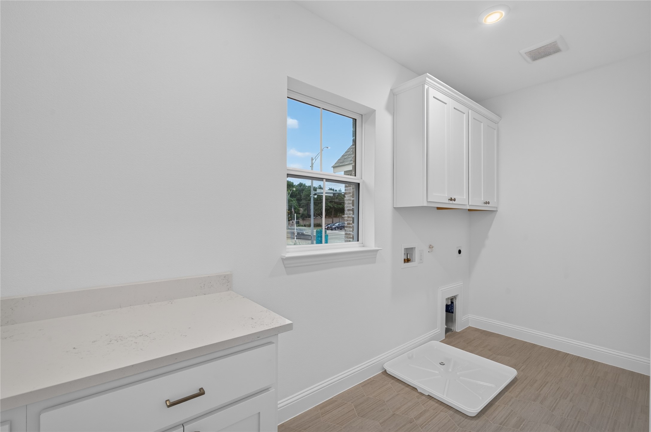 9676 Mav Lane