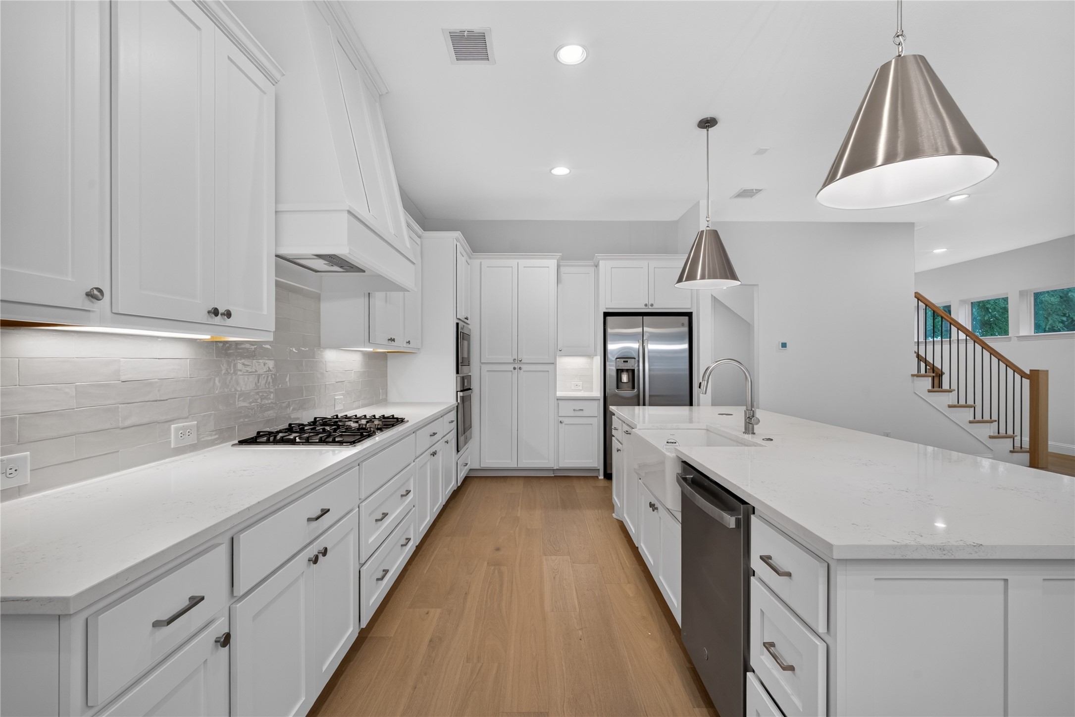 9676 Mav Lane