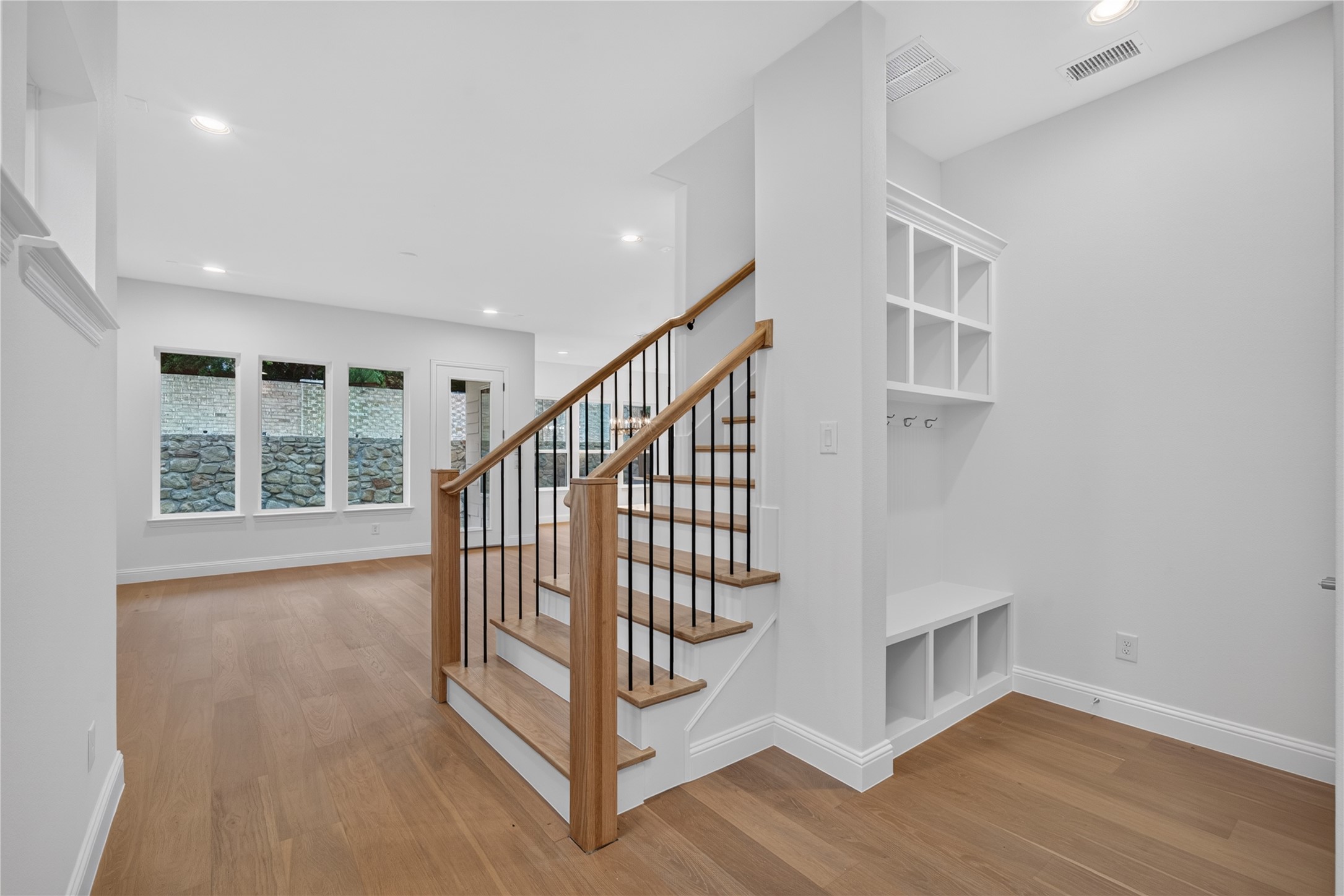 9676 Mav Lane