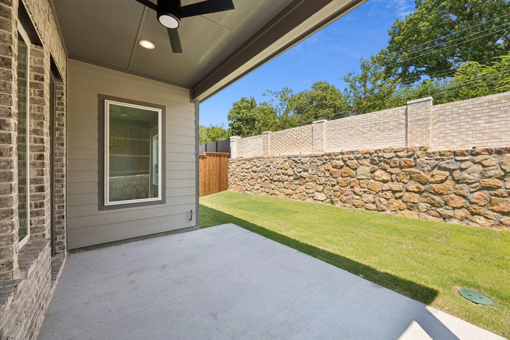 9676 Mav Lane