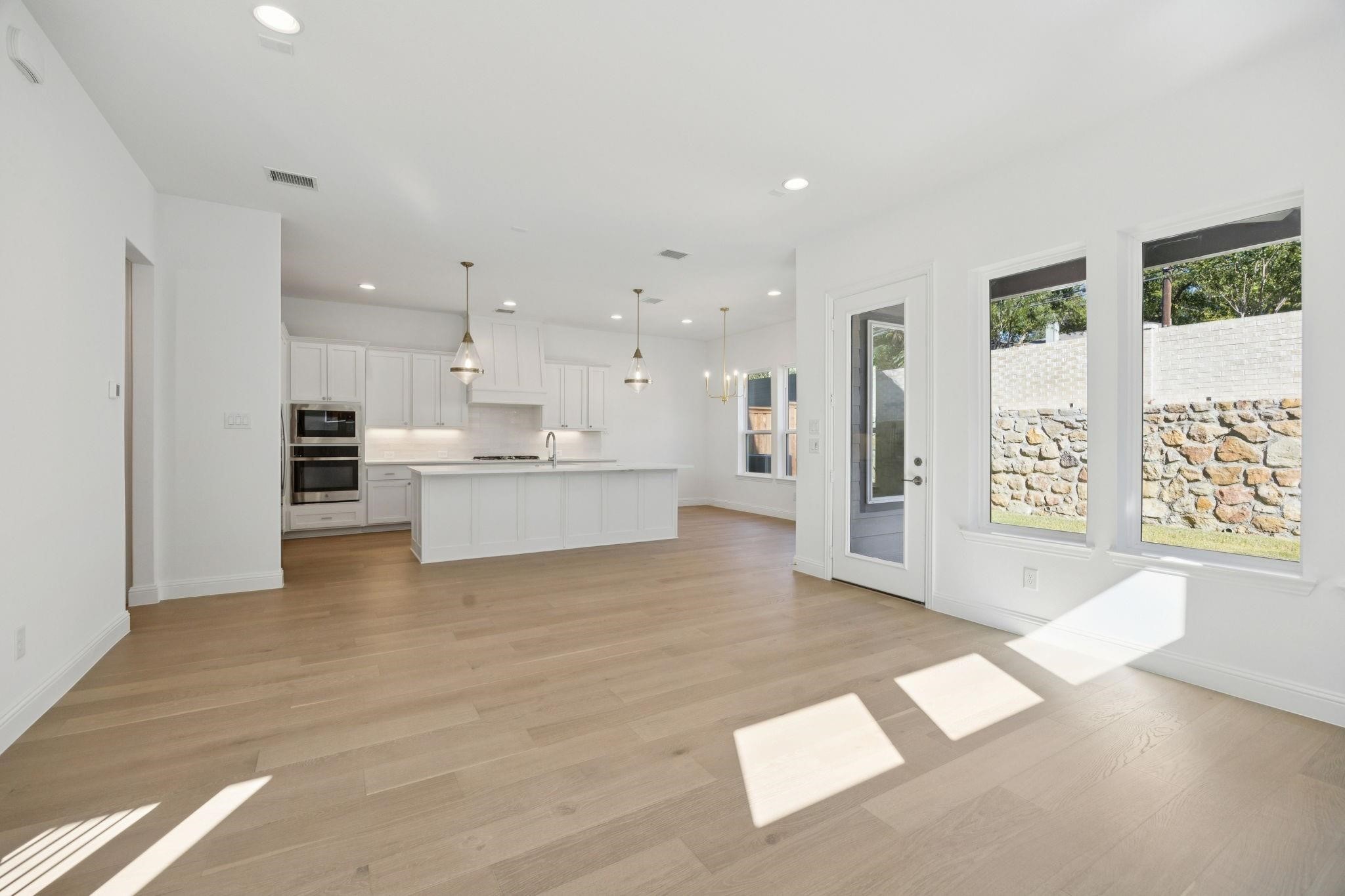 9676 Mav Lane