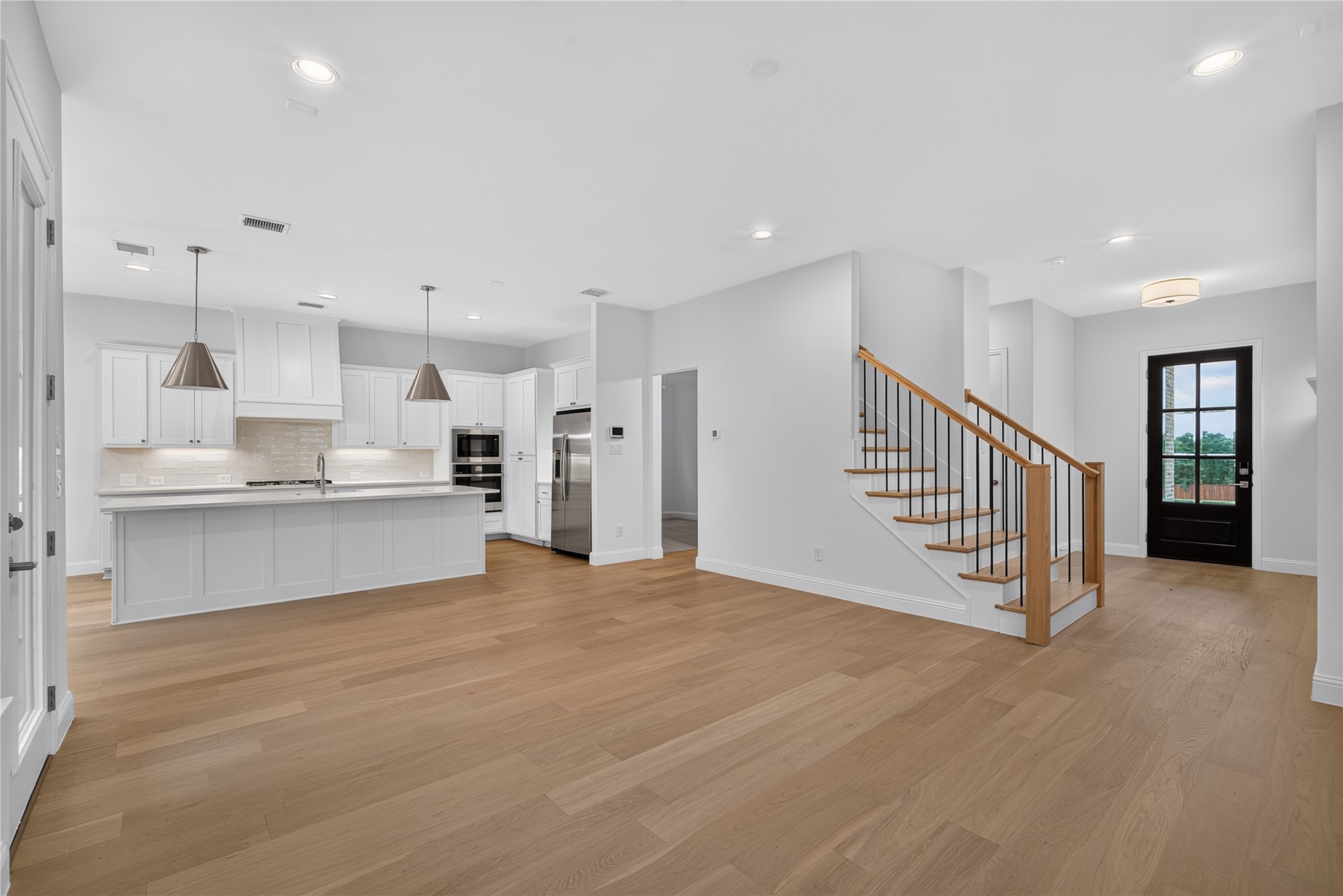 9676 Mav Lane