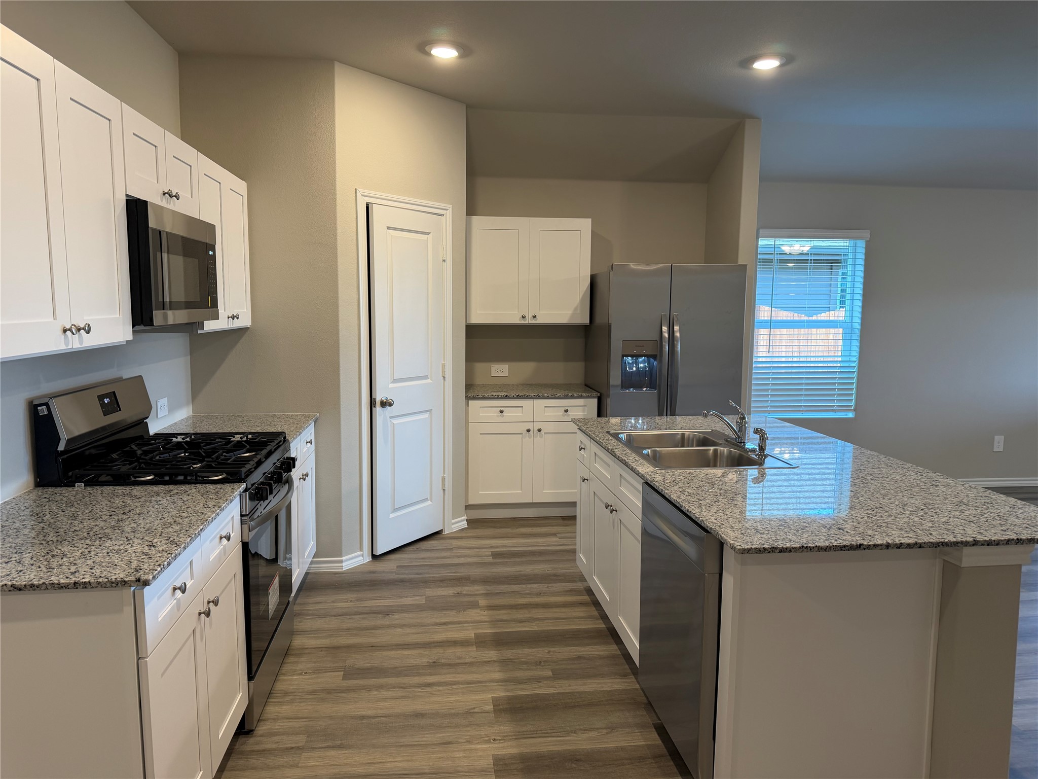 16525 Hudson Prairie Way
