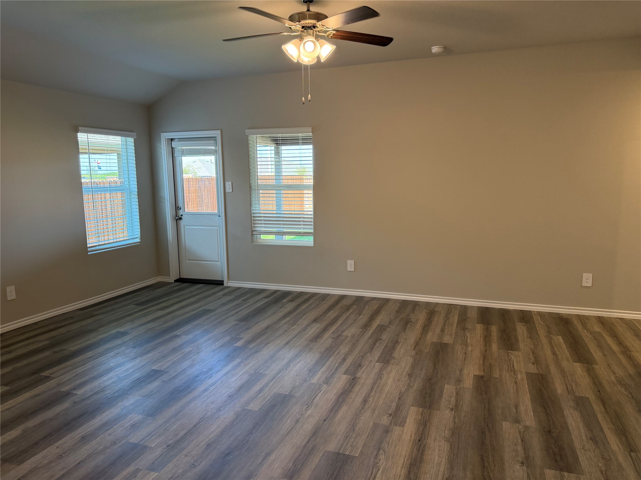 16525 Hudson Prairie Way