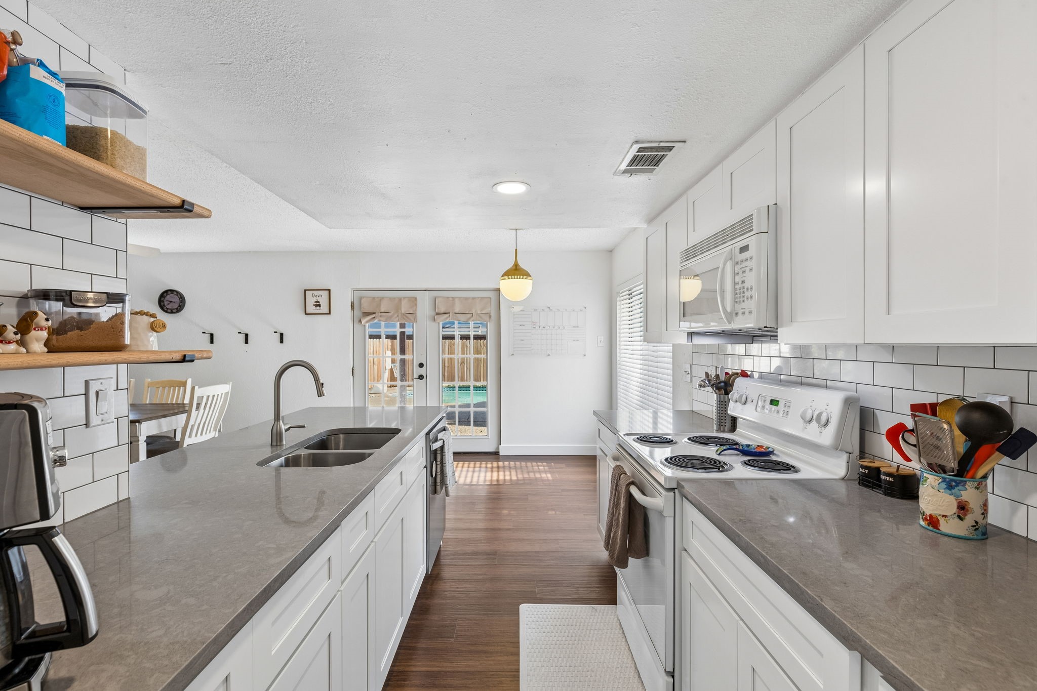 3437 Castle Rock Lane