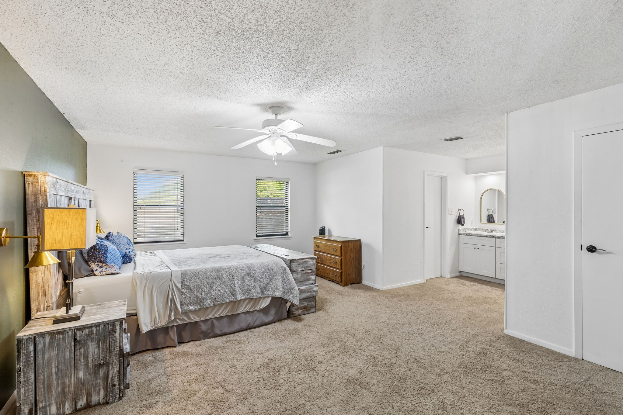 3437 Castle Rock Lane