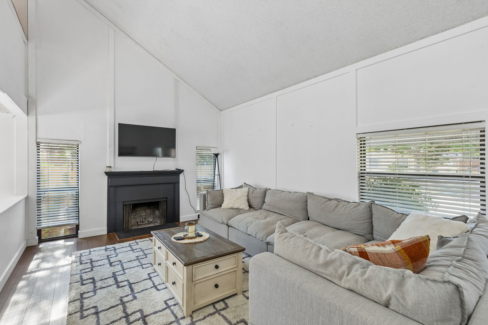 3437 Castle Rock Lane