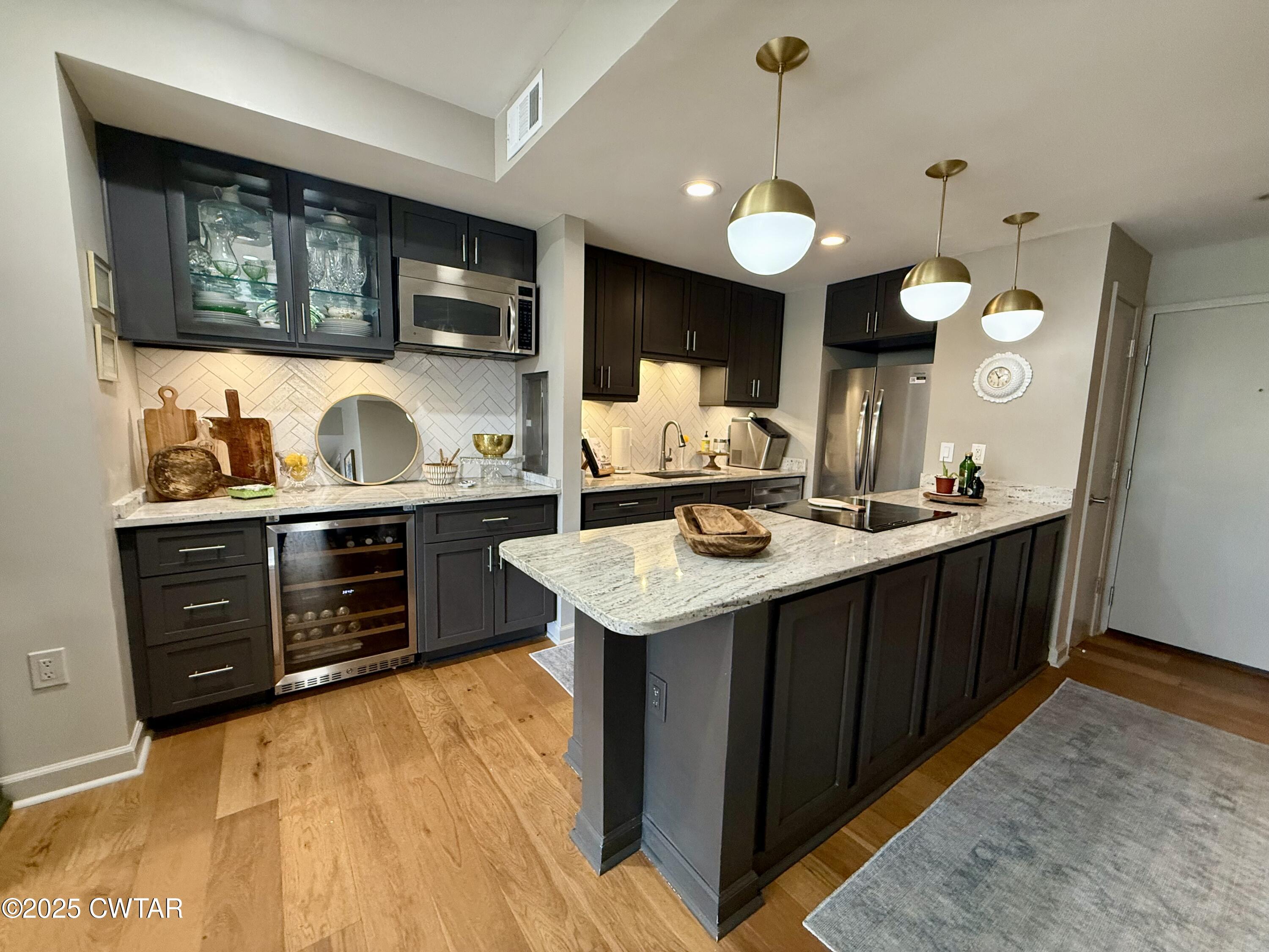 66 Monroe Avenue, 302