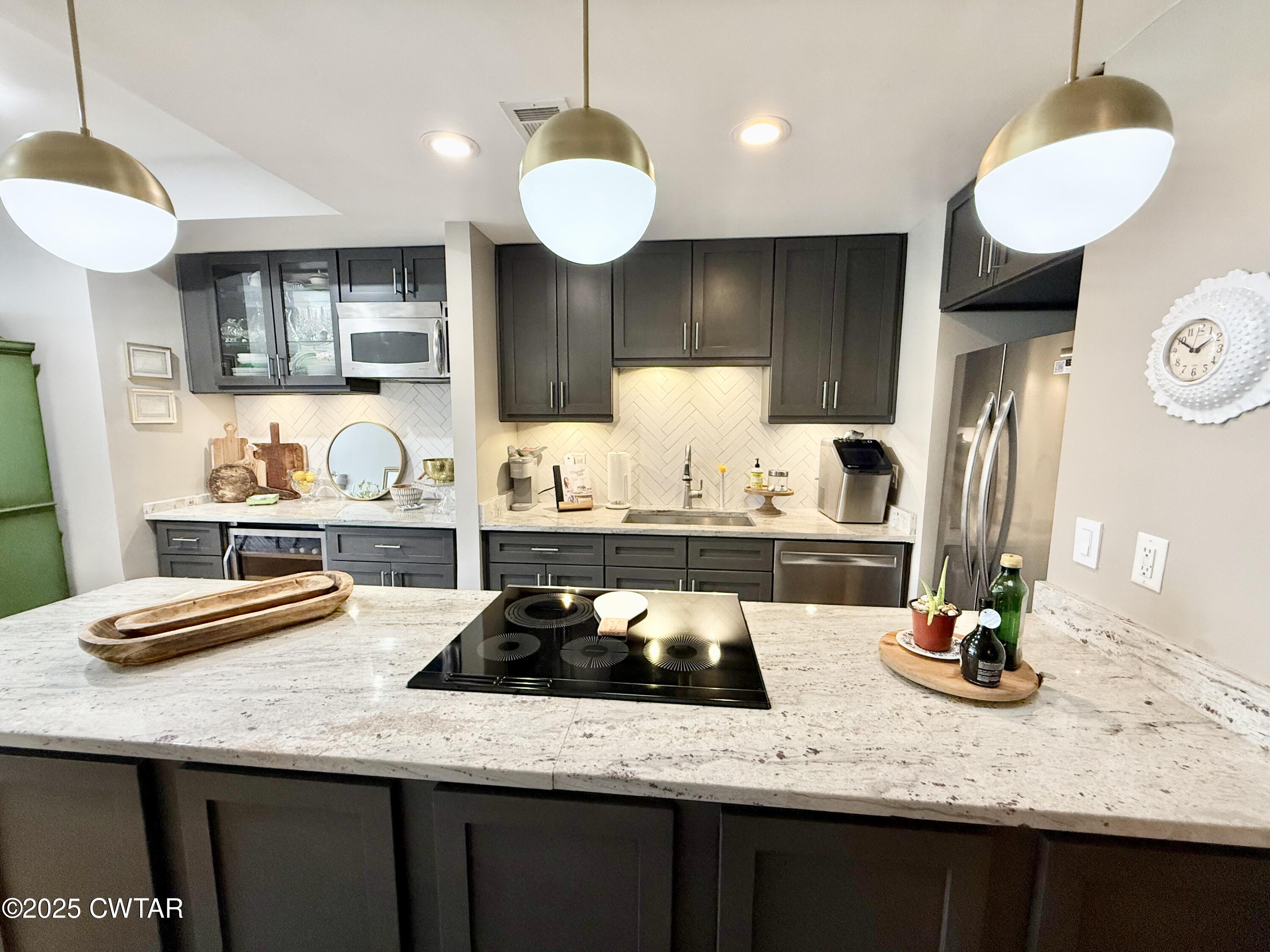 66 Monroe Avenue, 302