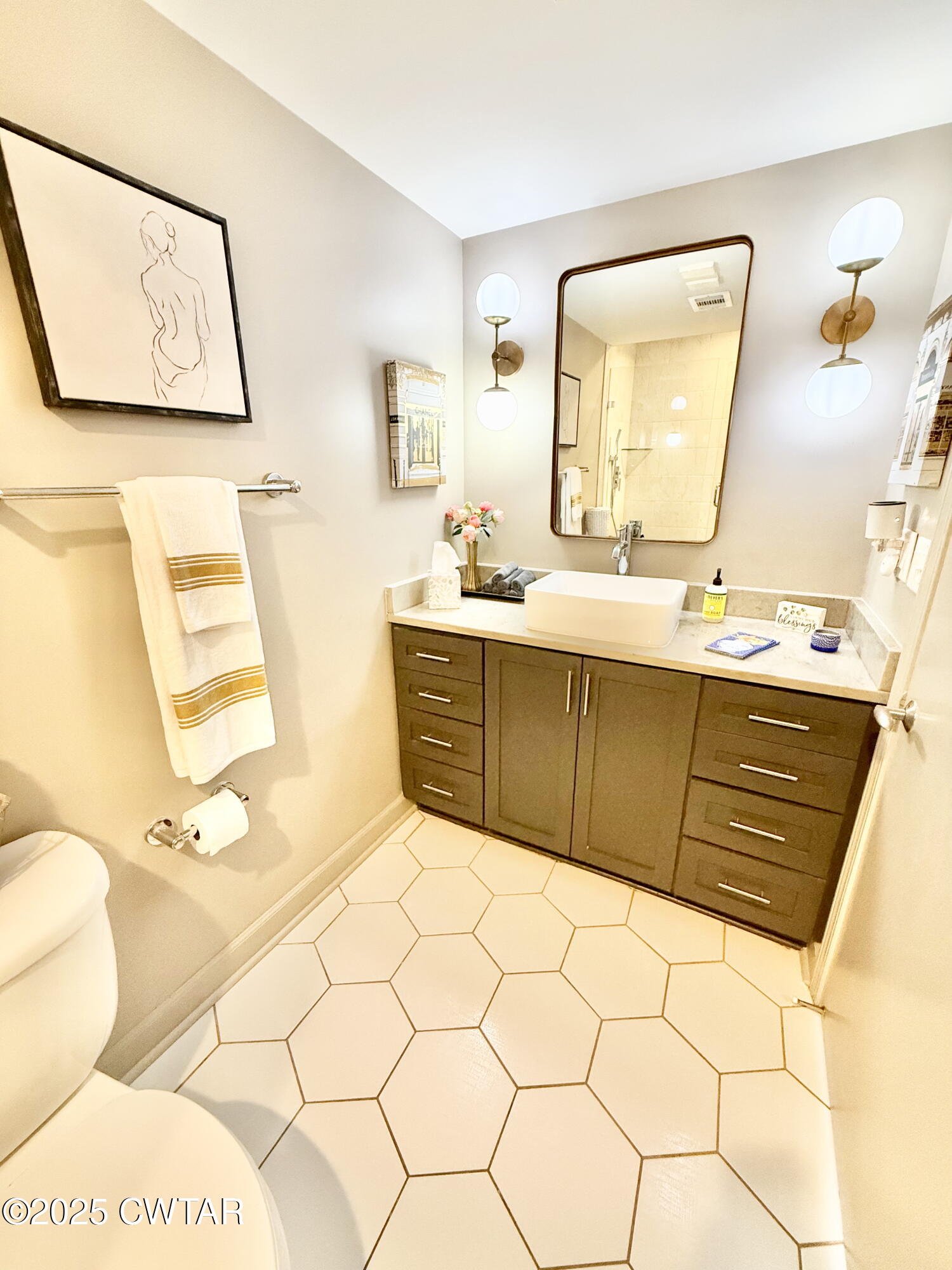 66 Monroe Avenue, 302