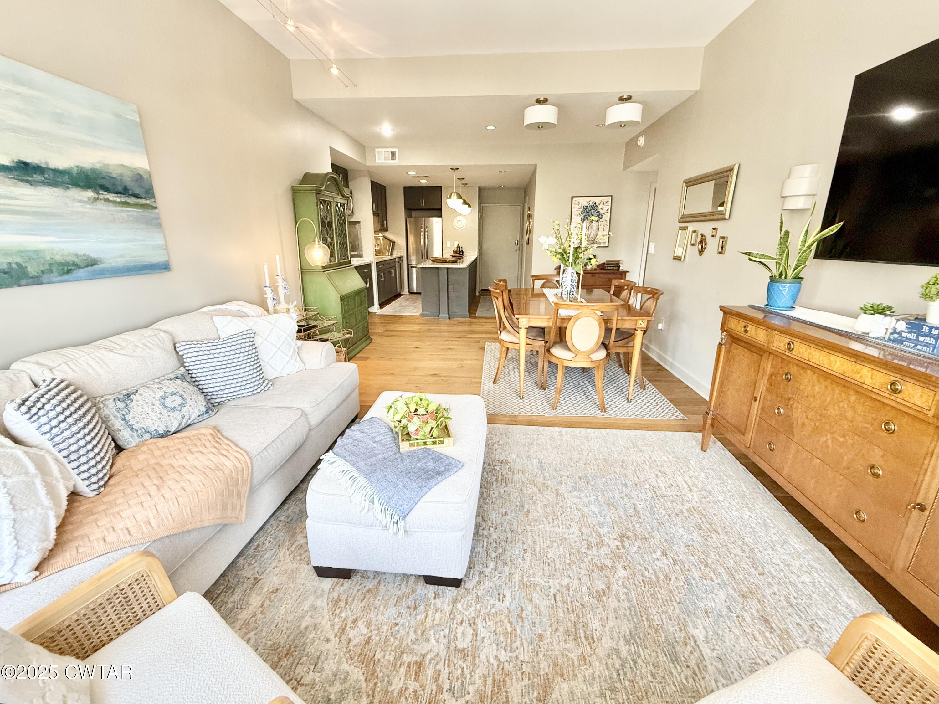 66 Monroe Avenue, 302