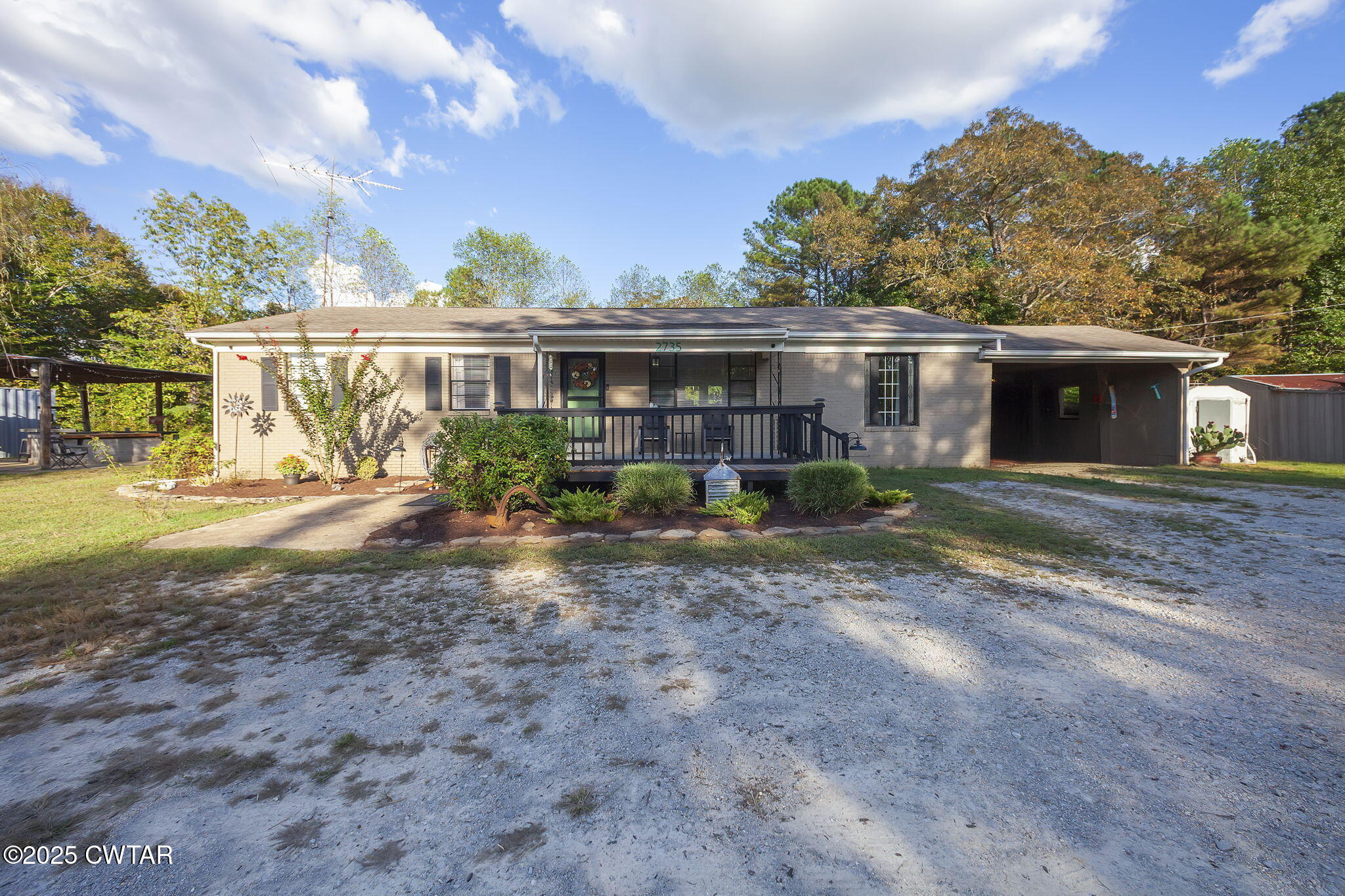 2735 Blue Goose Road