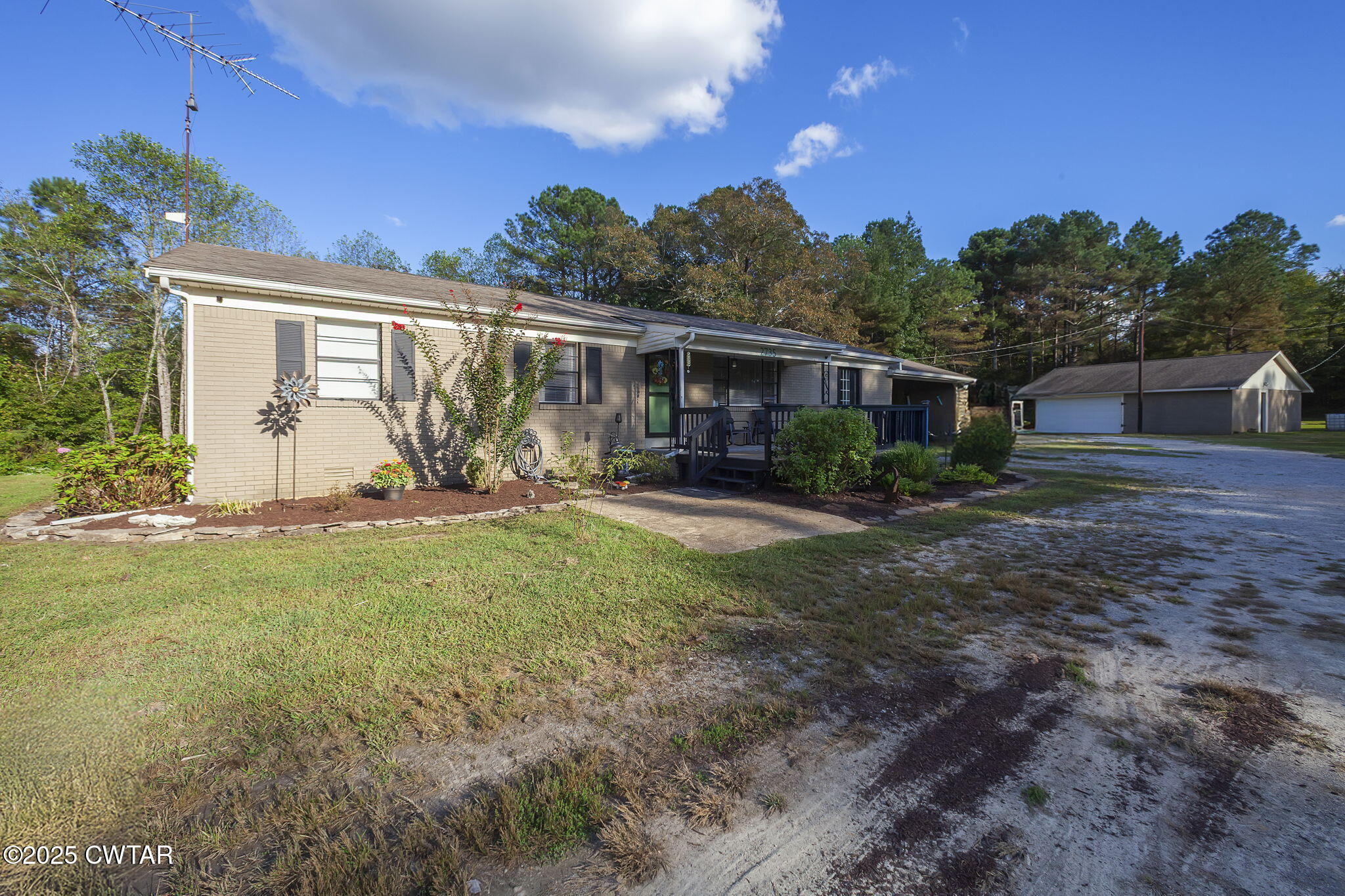 2735 Blue Goose Road