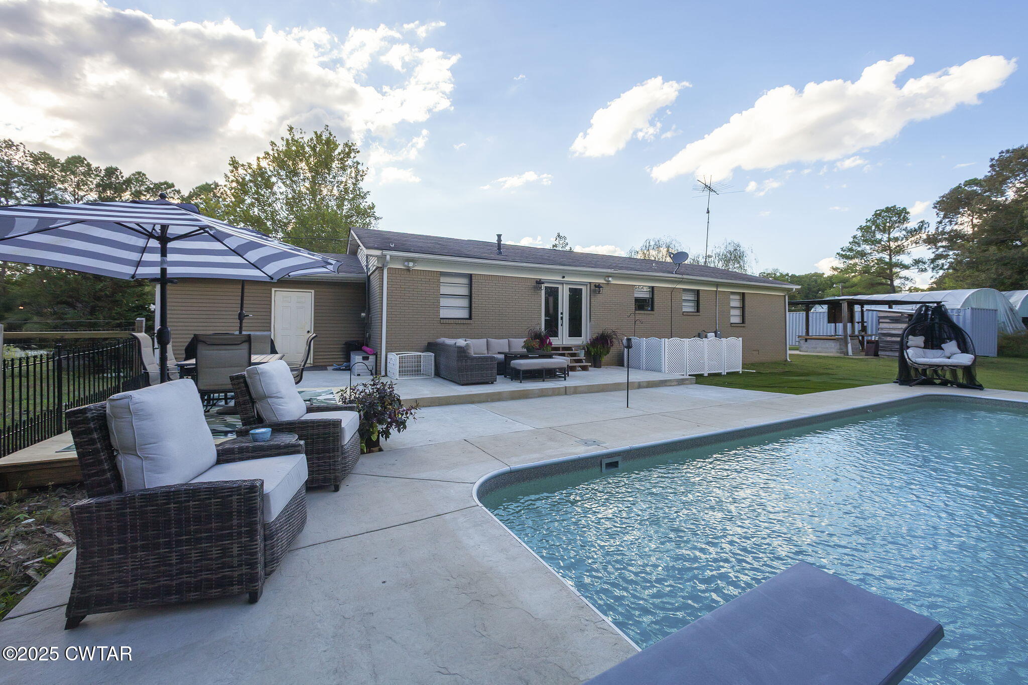 2735 Blue Goose Road