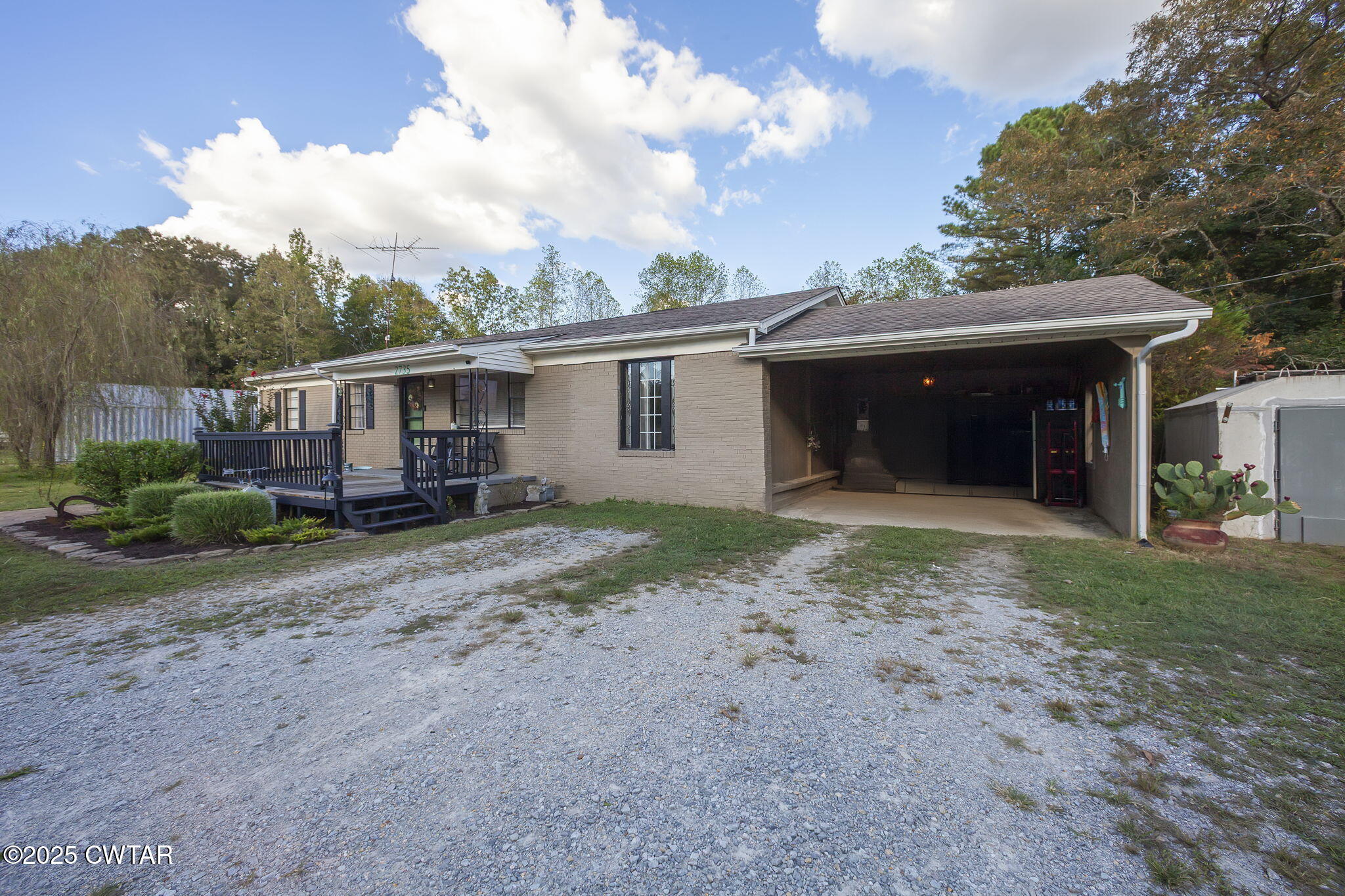 2735 Blue Goose Road