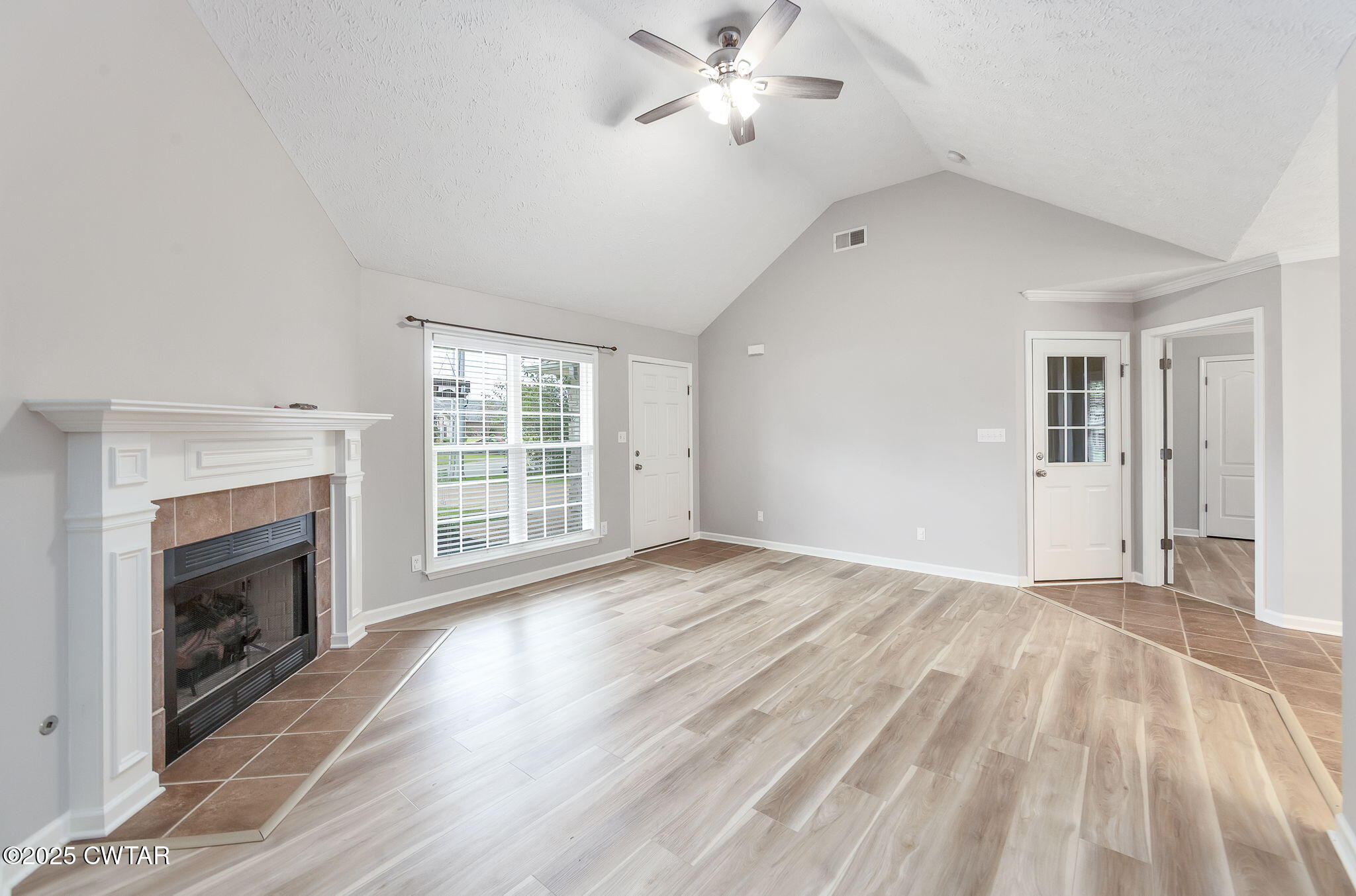 5987 Creekside Drive