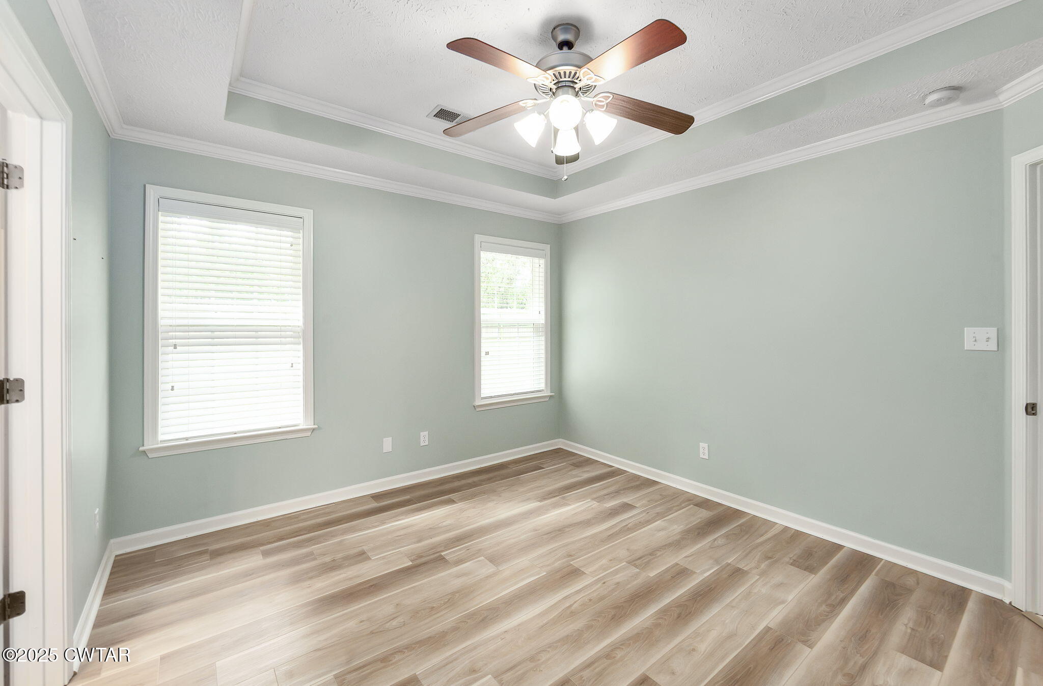 5987 Creekside Drive